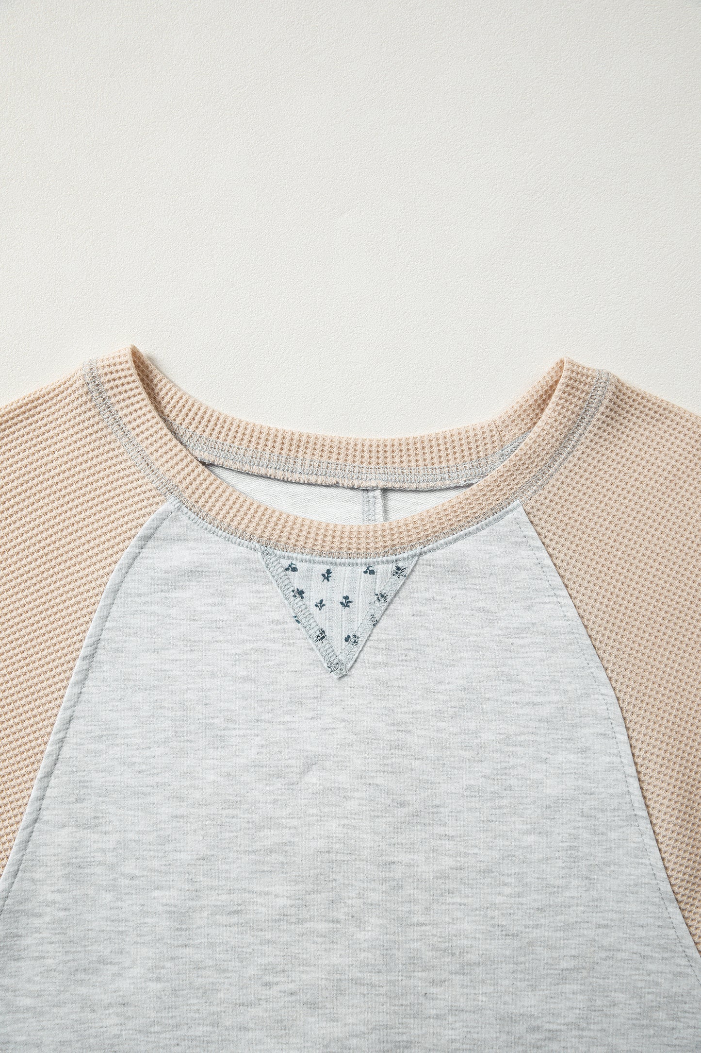 Light Grey Mixed Print Raglan Sleeve Patchwork Exposed Seam Pullover Top-Tops/Long Sleeve Tops-[Adult]-[Female]-2022 Online Blue Zone Planet