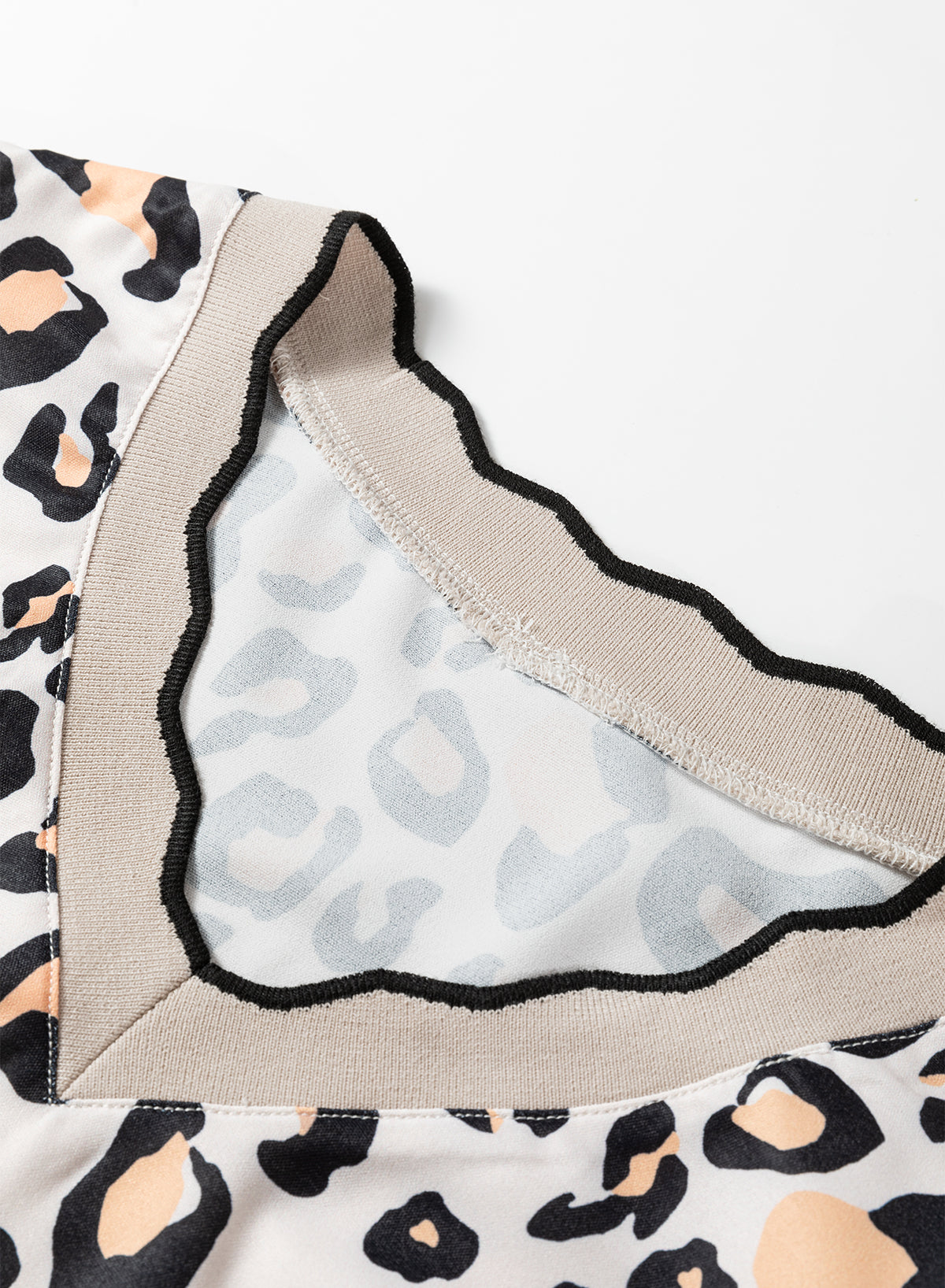 Khaki Leopard Print Contrast Scalloped V Neck Long Sleeve Blouse-Tops/Blouses & Shirts-[Adult]-[Female]-2022 Online Blue Zone Planet