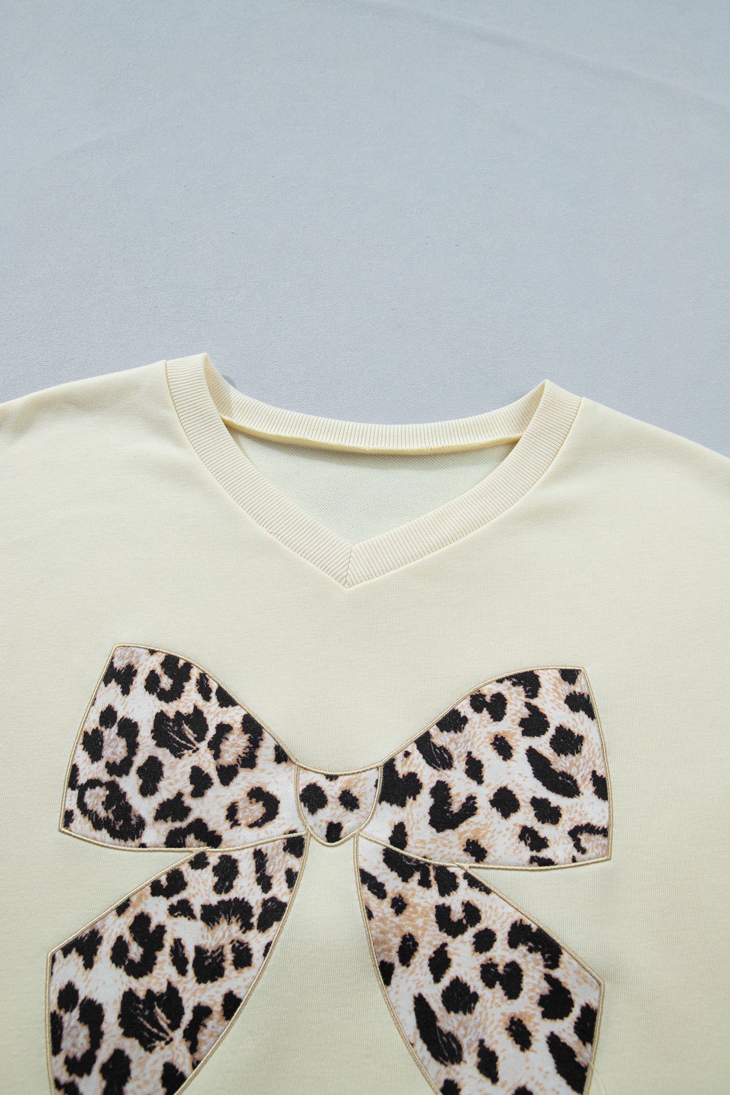 White Contrast Leopard Bow Patched V Neck Loose Tee Drawstring Shorts 2pcs Outfit-Two Piece Sets/Short Sets-[Adult]-[Female]-2022 Online Blue Zone Planet