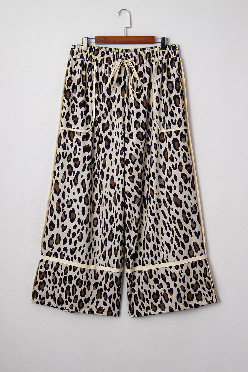 Khaki Exposed Seam Patched Pocket Plus Size Drawstring Leopard Wide Leg Pants-Plus Size/Plus Size Bottoms-[Adult]-[Female]-2022 Online Blue Zone Planet