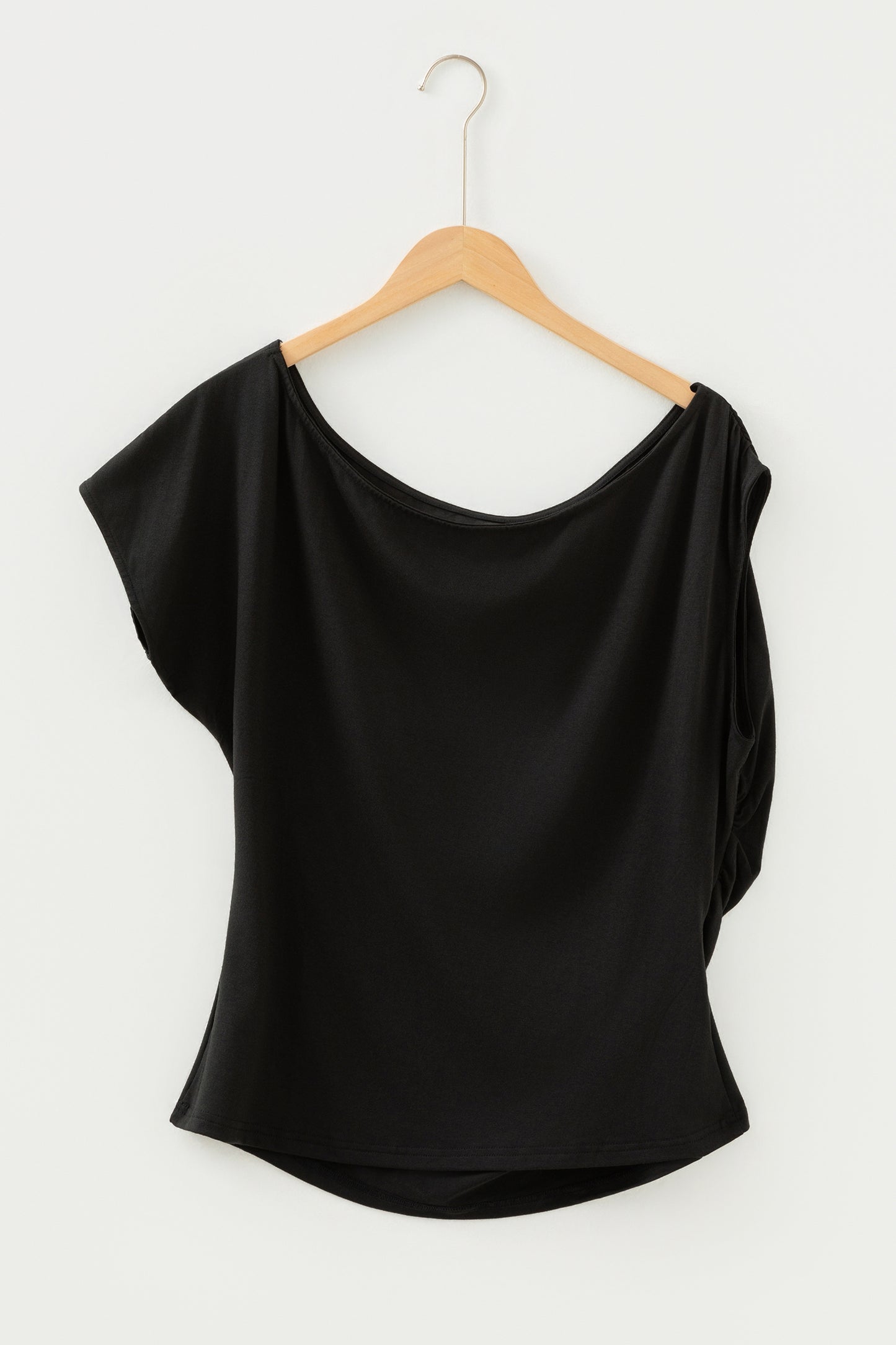 Black Plus Size Solid Color Asymmetric Neck Short Sleeve Blouse-Plus Size/Plus Size Tops/Plus Size Tops & Tees-[Adult]-[Female]-2022 Online Blue Zone Planet