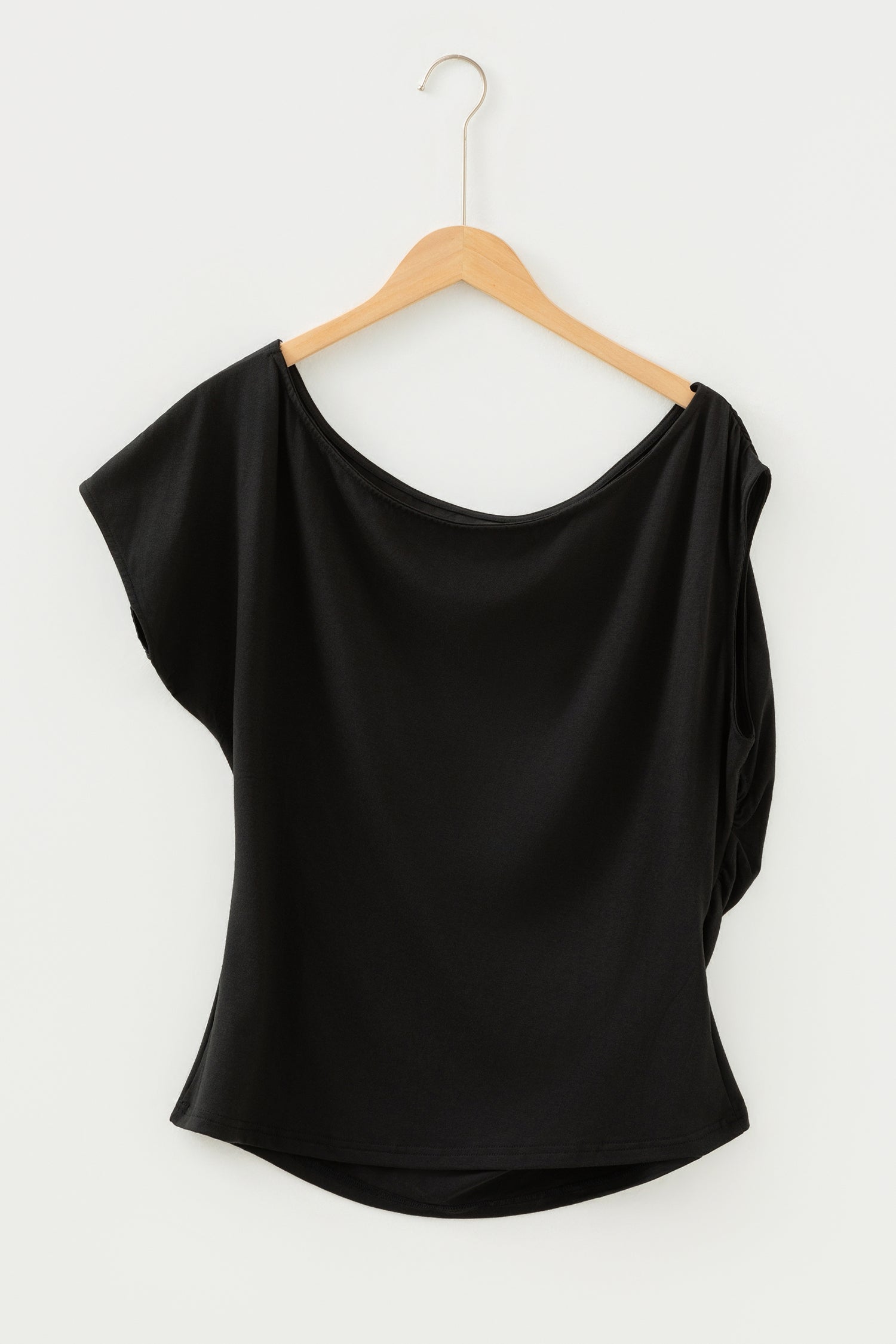 Black Plus Size Solid Color Asymmetric Neck Short Sleeve Blouse-Plus Size/Plus Size Tops/Plus Size Tops & Tees-[Adult]-[Female]-2022 Online Blue Zone Planet