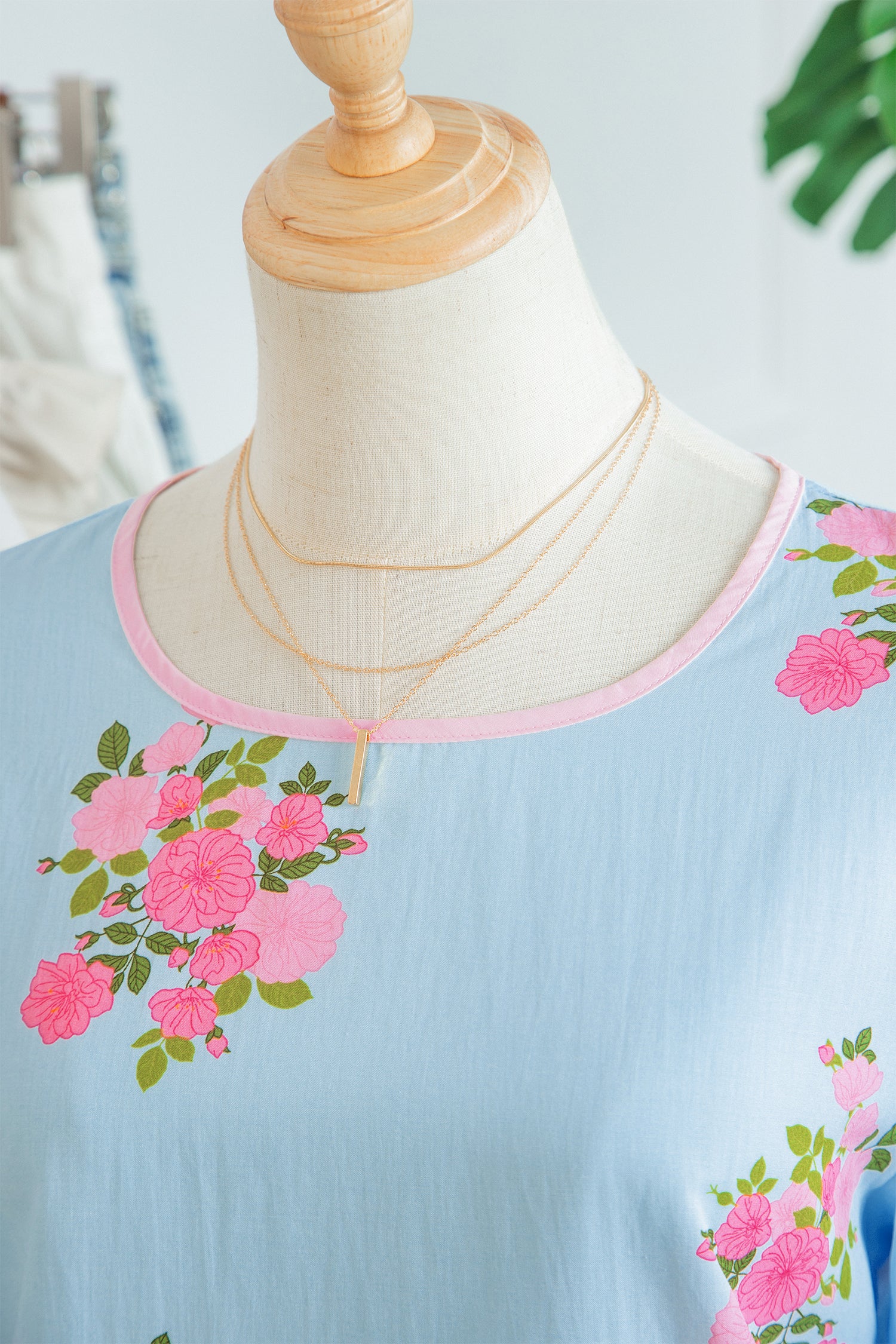 Sky Blue Floral Print Button Cuffed 3/4 Sleeve Round Neck Blouse-Tops/Blouses & Shirts-[Adult]-[Female]-2022 Online Blue Zone Planet