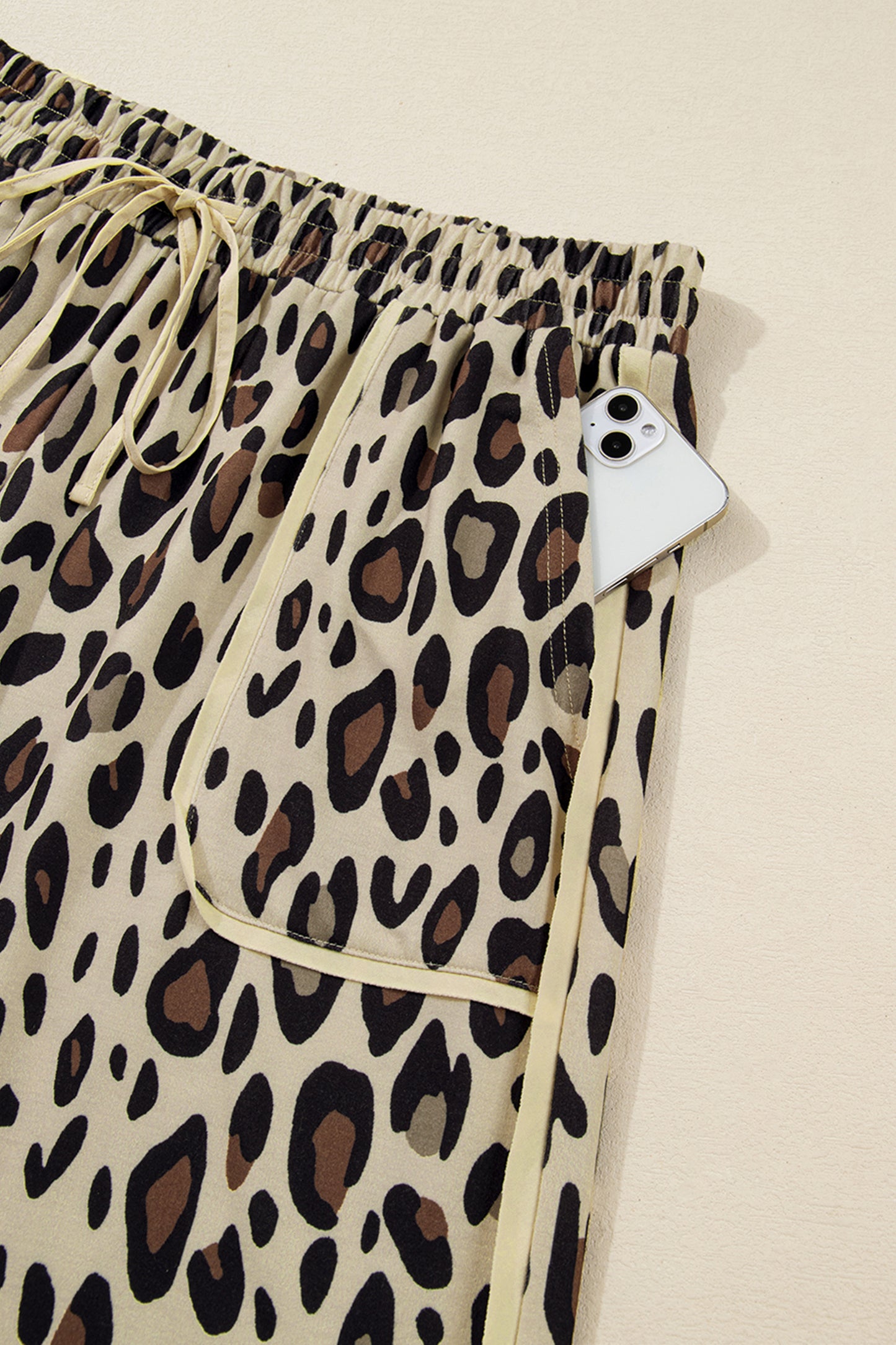 Khaki Exposed Seam Patched Pocket Plus Size Drawstring Leopard Wide Leg Pants-Plus Size/Plus Size Bottoms-[Adult]-[Female]-2022 Online Blue Zone Planet