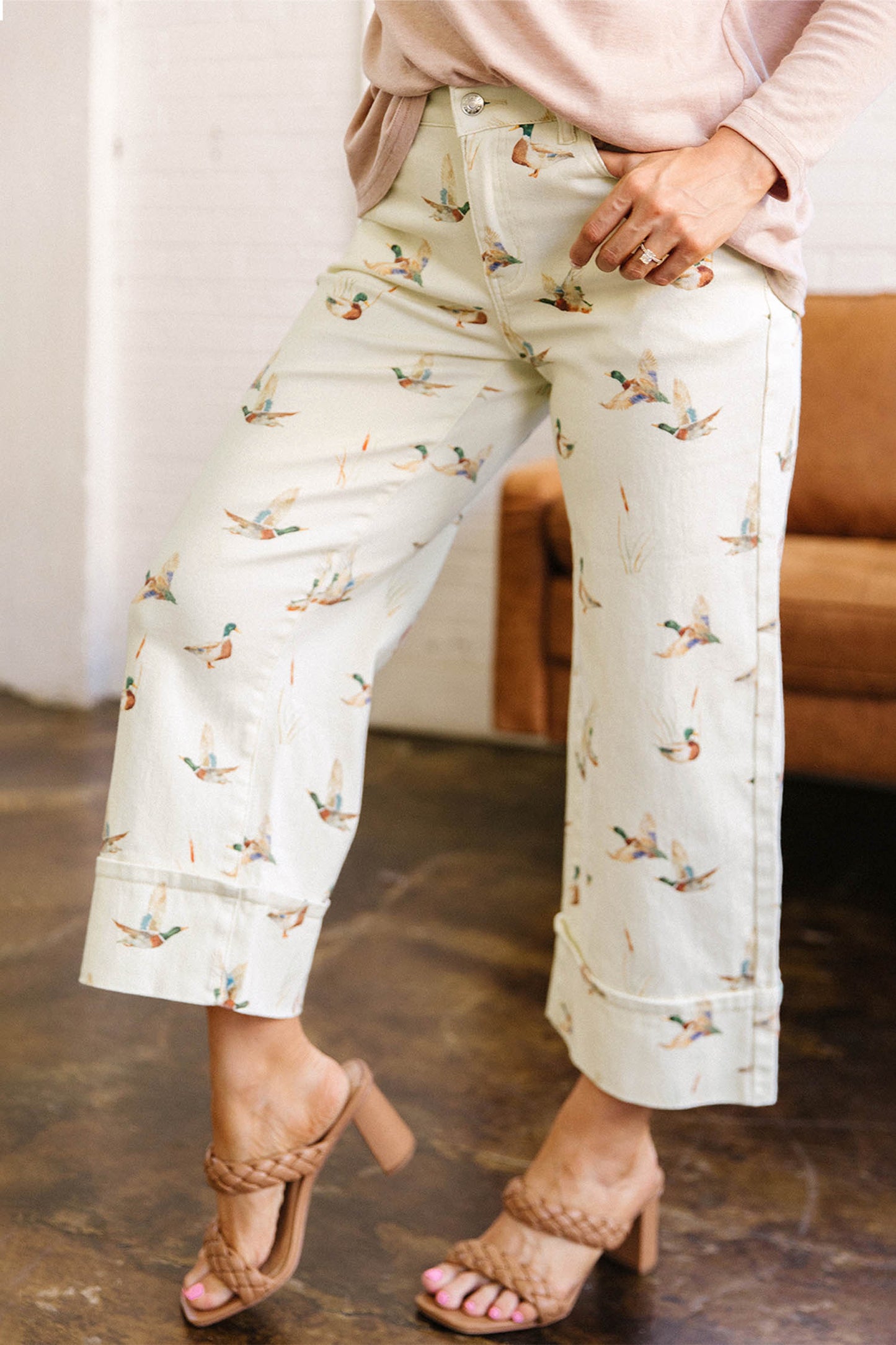 Beige Stylish Mallard Printed Cuffed Hem Shift Jeans