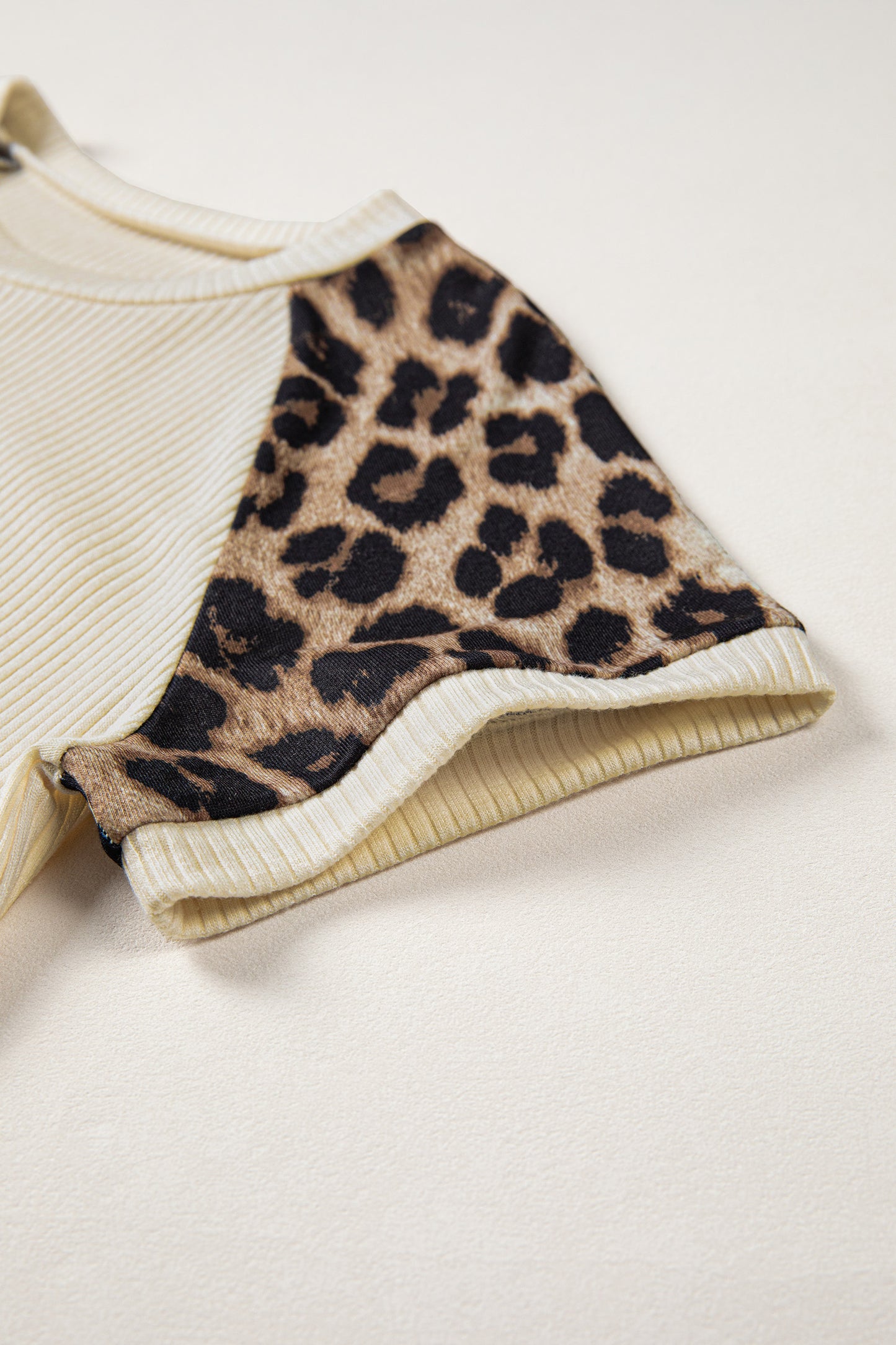 Apricot Ribbed Color Block Leopard Contrast Sleeve Loose Tee-Tops/Tops & Tees-[Adult]-[Female]-2022 Online Blue Zone Planet