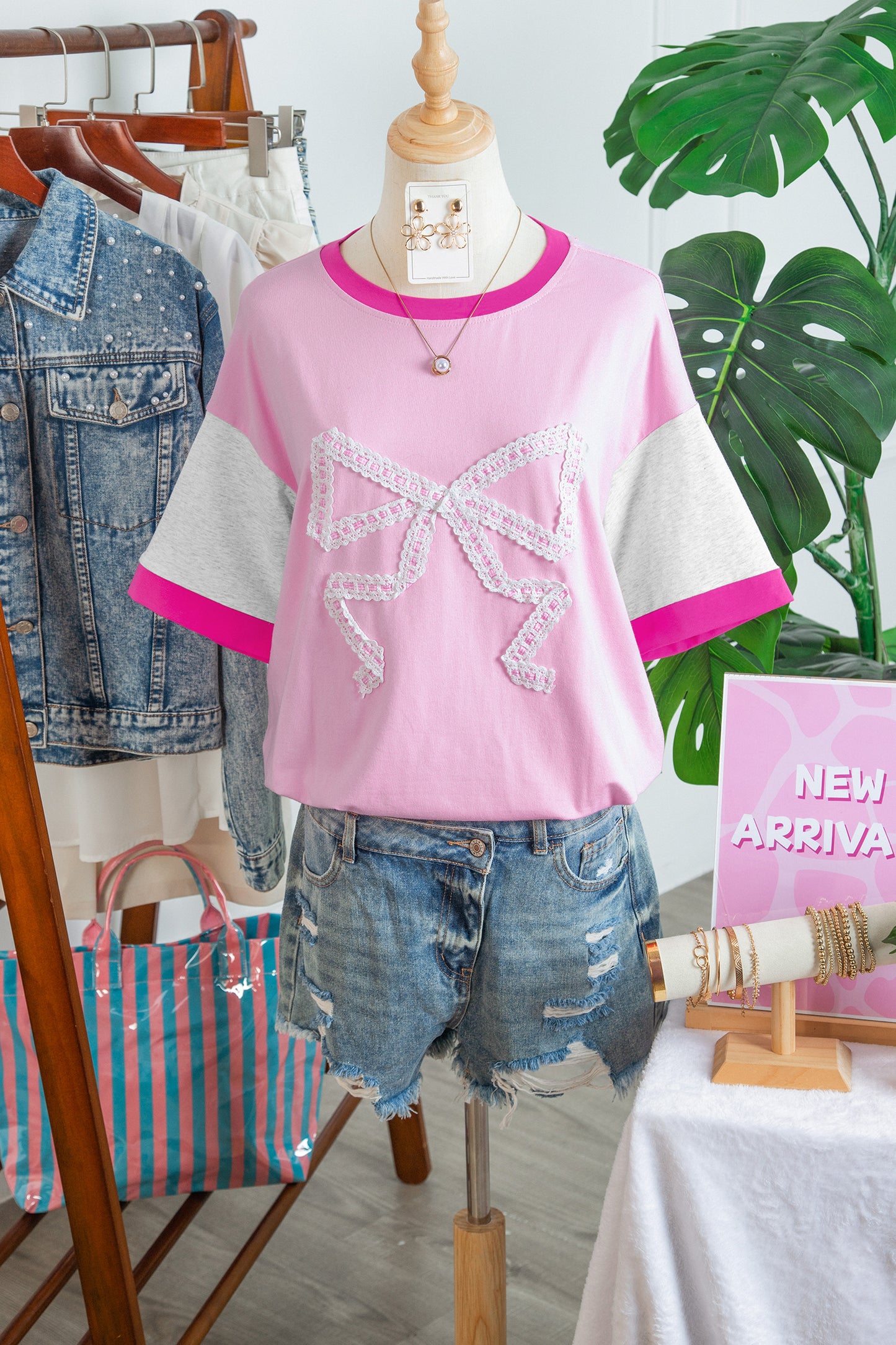 Gossamer Pink Embroidered Bow Detail Color Block Loose Tee-Tops/Tops & Tees-[Adult]-[Female]-2022 Online Blue Zone Planet