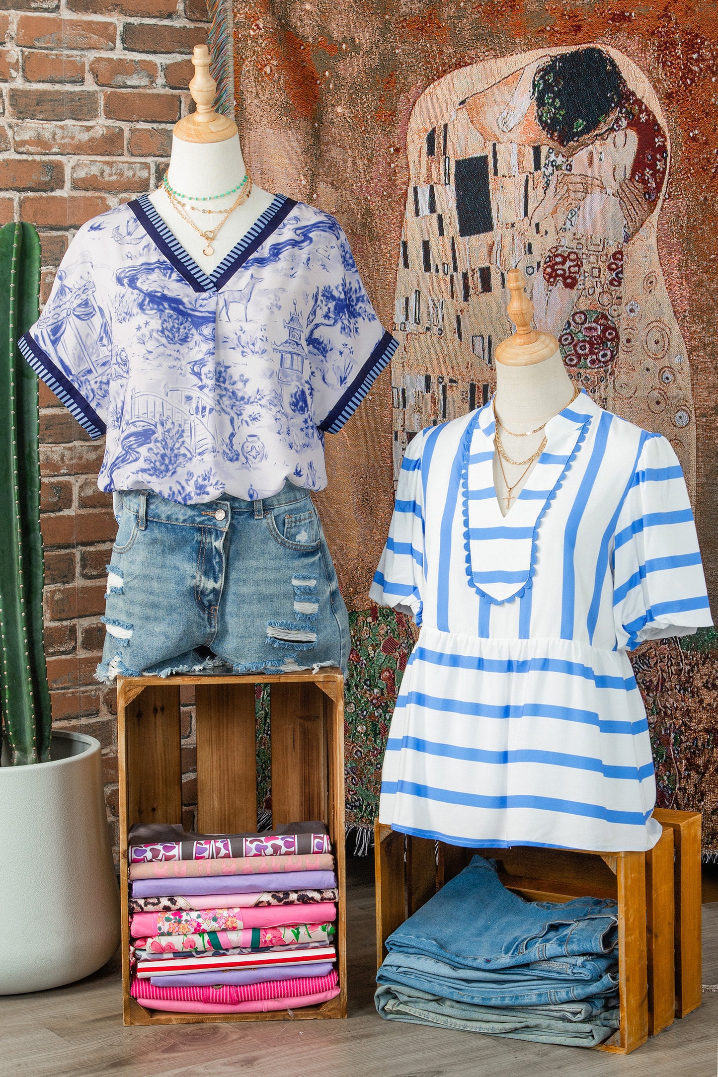 Blue Wild Animal Paradise Striped Trim V Neck Short Sleeve Blouse-Tops/Blouses & Shirts-[Adult]-[Female]-2022 Online Blue Zone Planet