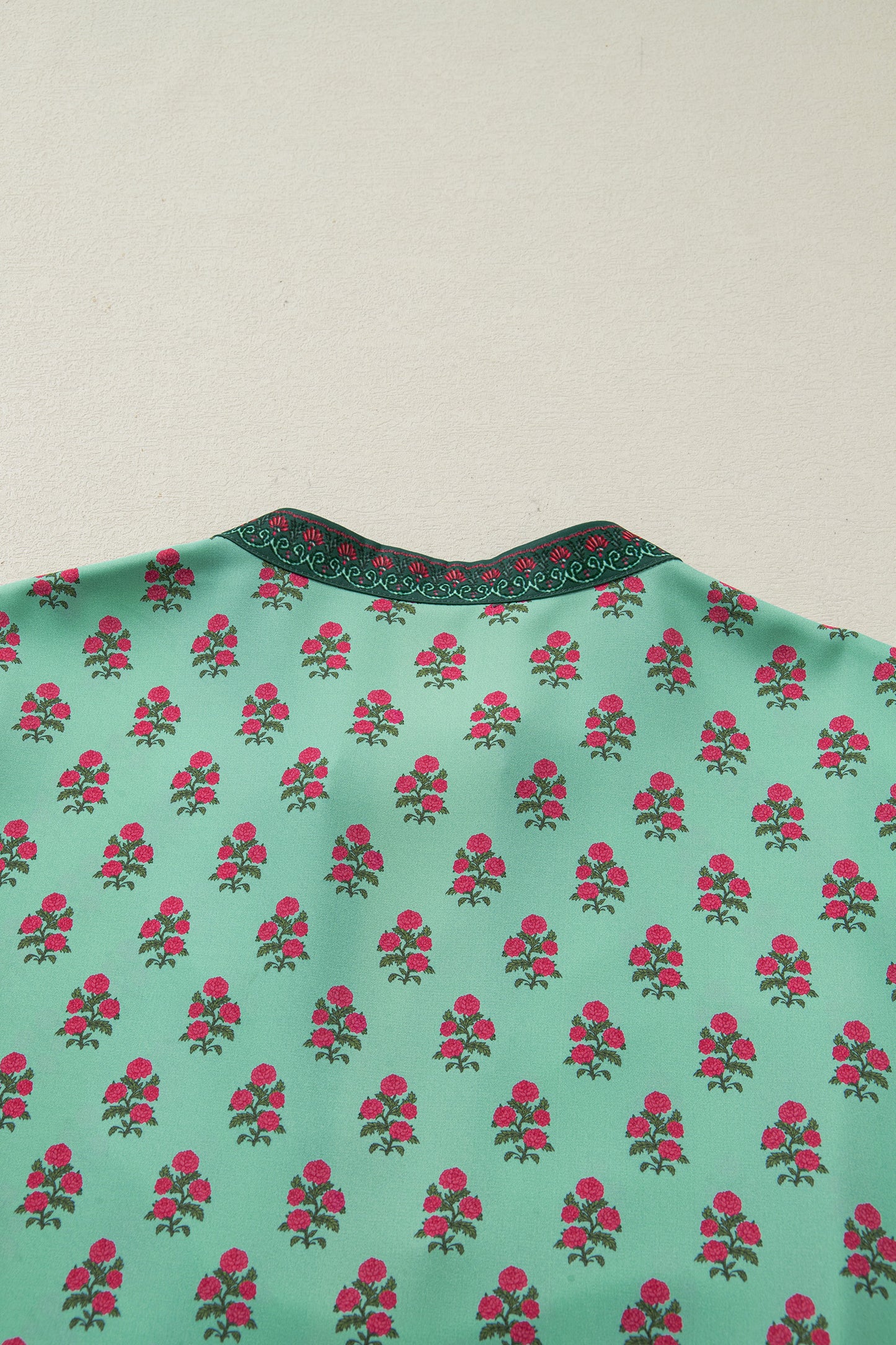 Green Plus Size Floral Print Contrast Trim V Neck Bracelet Sleeve Blouse-Plus Size/Plus Size Tops/Plus Size Blouses & Shirts-[Adult]-[Female]-2022 Online Blue Zone Planet