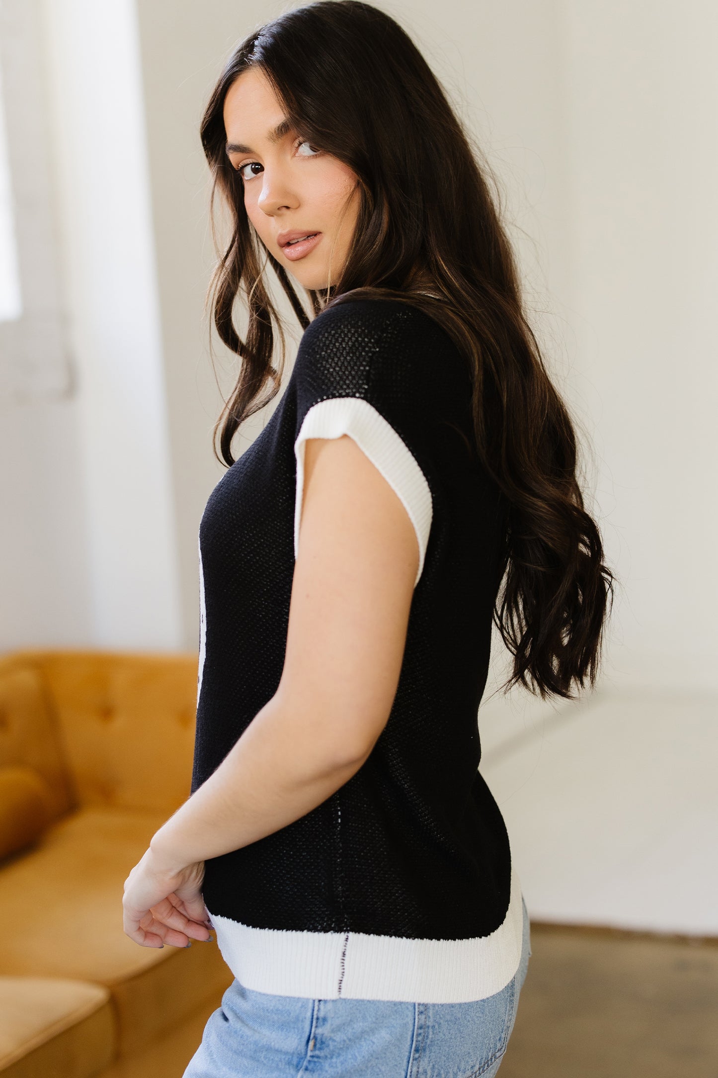 Black Horse Shoe Pattern Contrast Trim Short Sleeve Sweater-Sweaters & Cardigans/Short Sleeve Sweaters-[Adult]-[Female]-2022 Online Blue Zone Planet