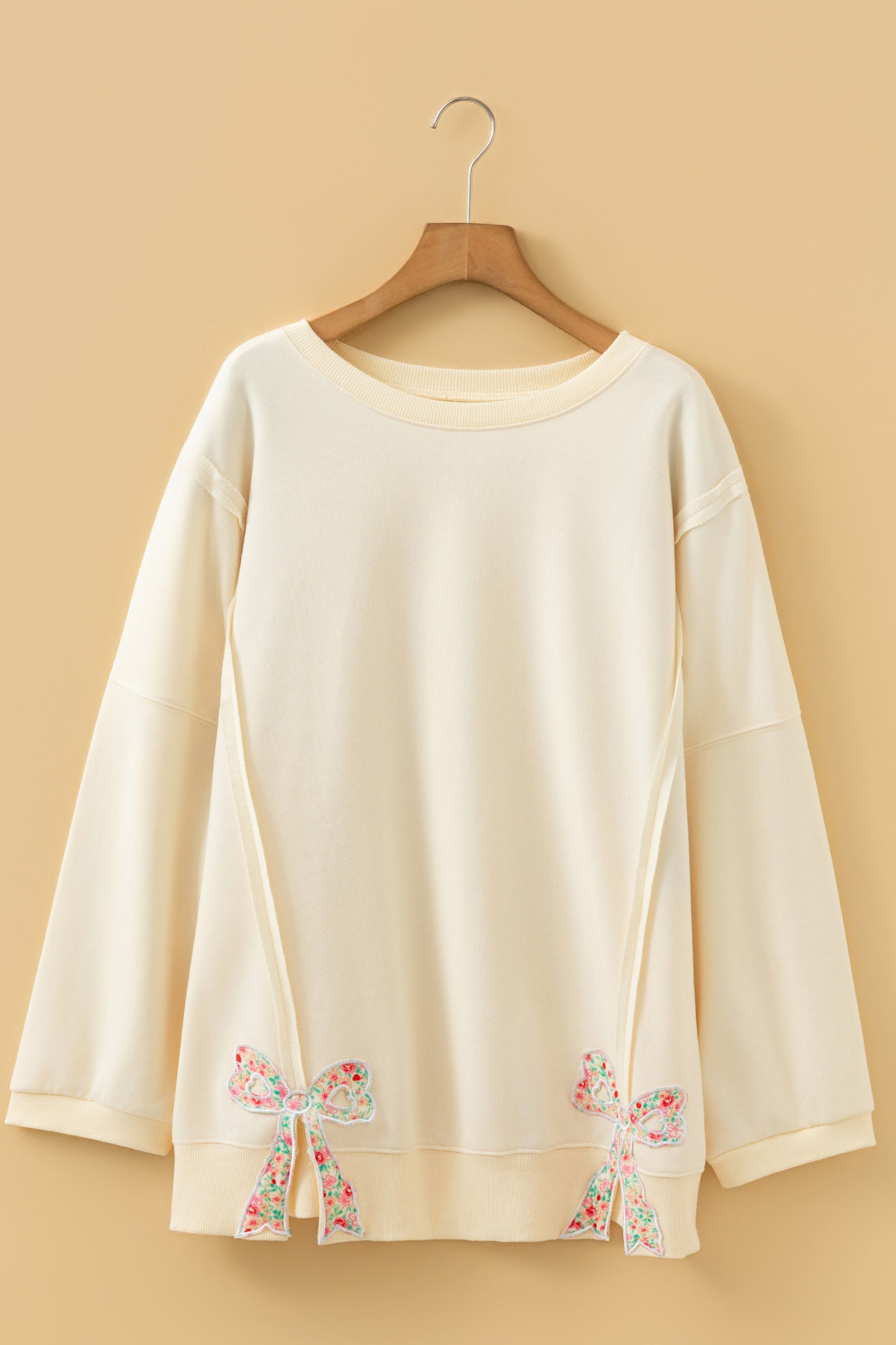 Beige Plus Size Raw Seam Detail Floral Bow Patched Baggy Pullover-Plus Size/Plus Size Tops/Plus Size Long Sleeve Tops-[Adult]-[Female]-2022 Online Blue Zone Planet