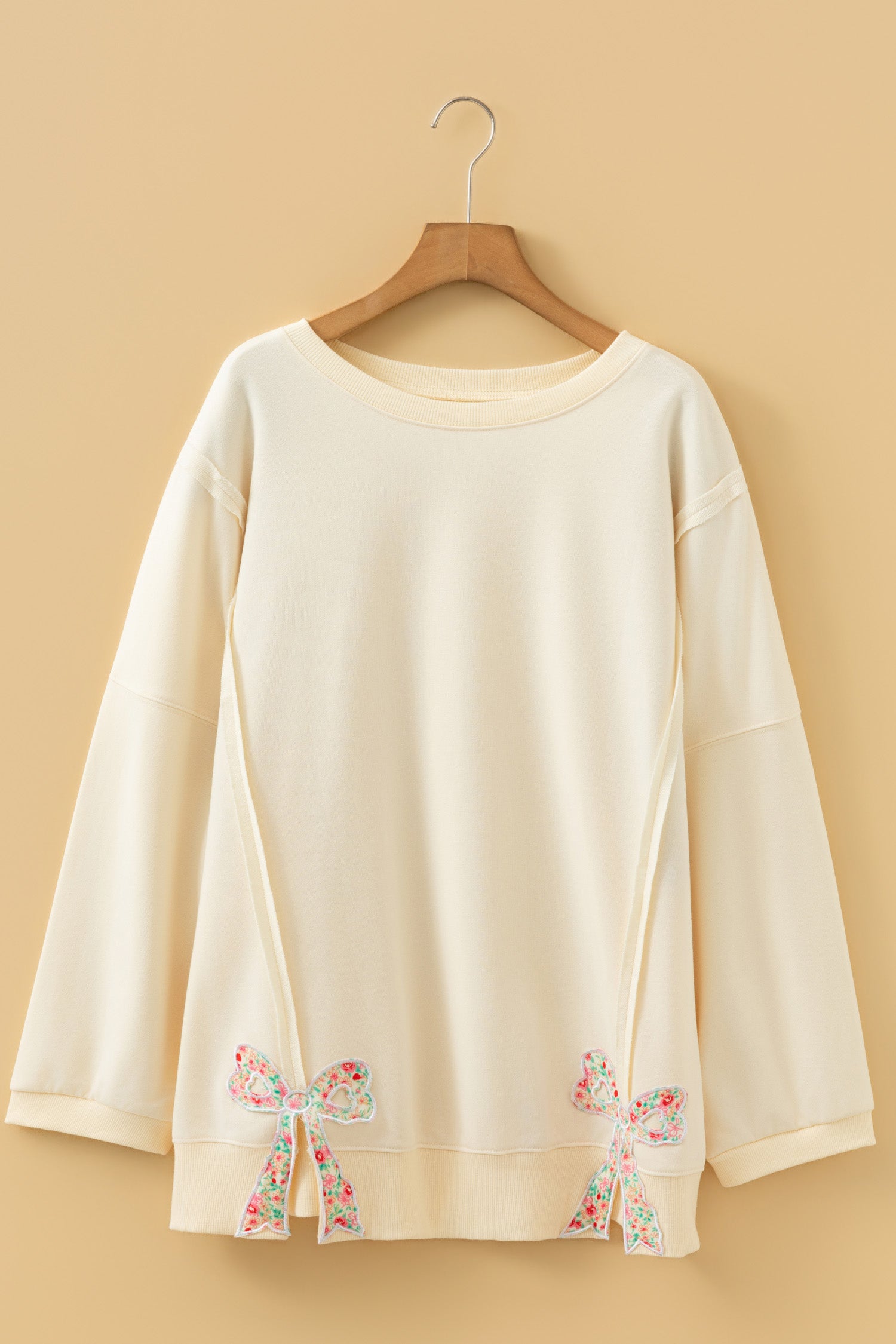 Beige Plus Size Raw Seam Detail Floral Bow Patched Baggy Pullover-Plus Size/Plus Size Tops/Plus Size Long Sleeve Tops-[Adult]-[Female]-2022 Online Blue Zone Planet