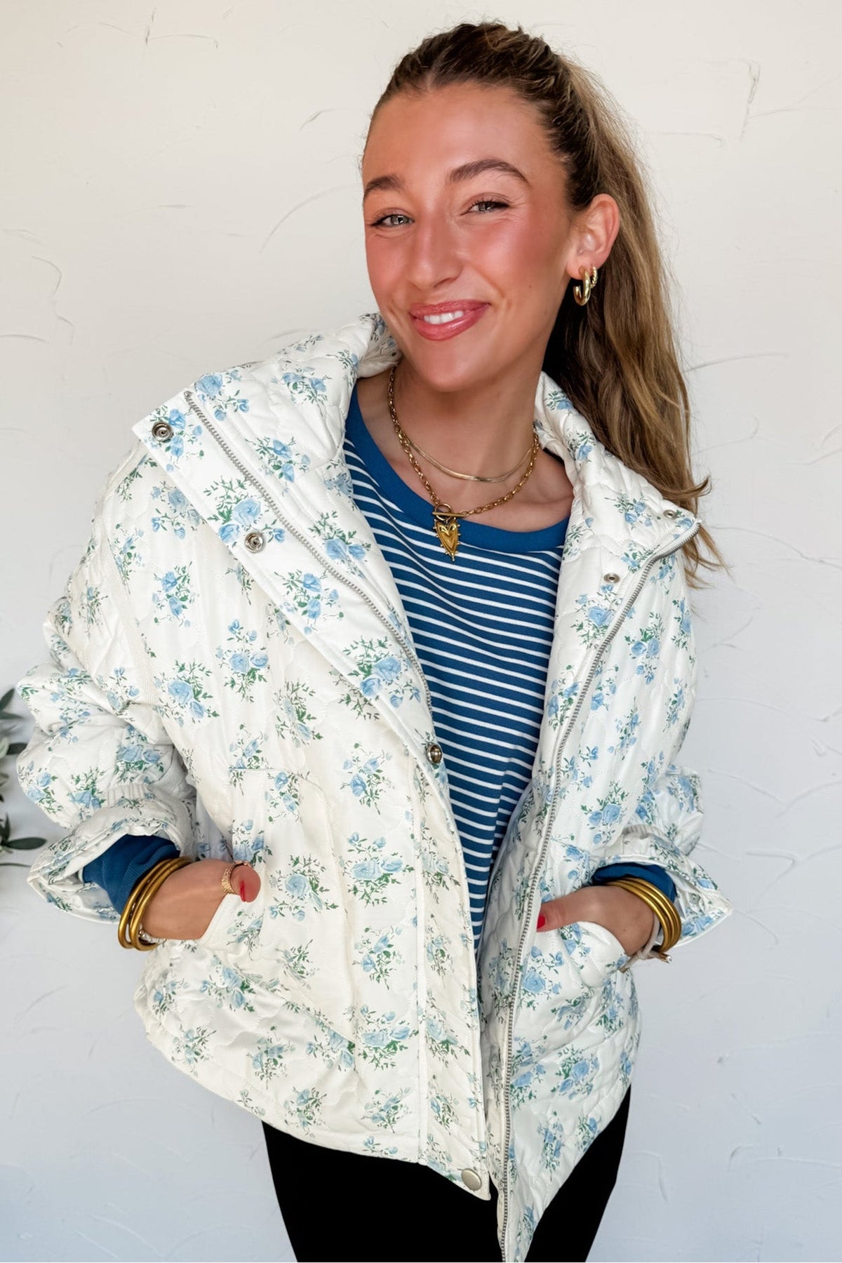 Sky Blue Floral Quilted Flounced Sleeve Casual Puffer Coat