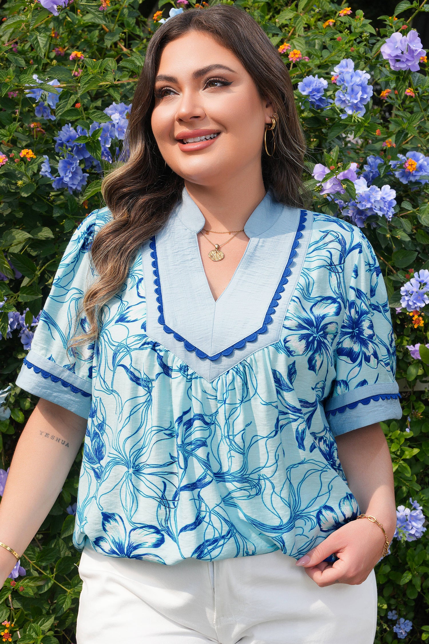 Sky Blue Plus Size Scalloped Trim Floral Short Sleeve Blouse-Plus Size/Plus Size Tops/Plus Size Blouses & Shirts-[Adult]-[Female]-2022 Online Blue Zone Planet