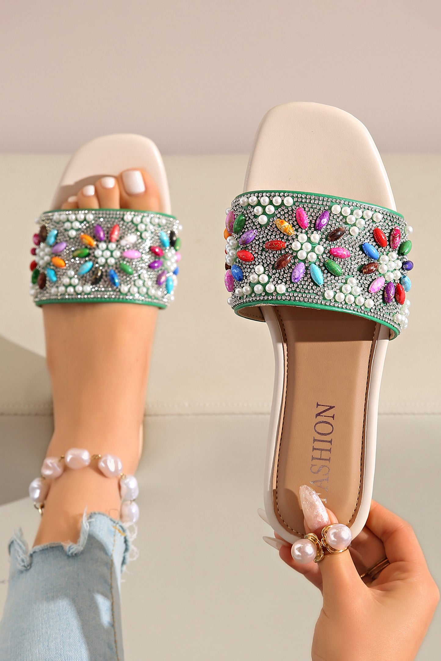 White Rhinestone Pearl Decoration Square Head Beach Slippers