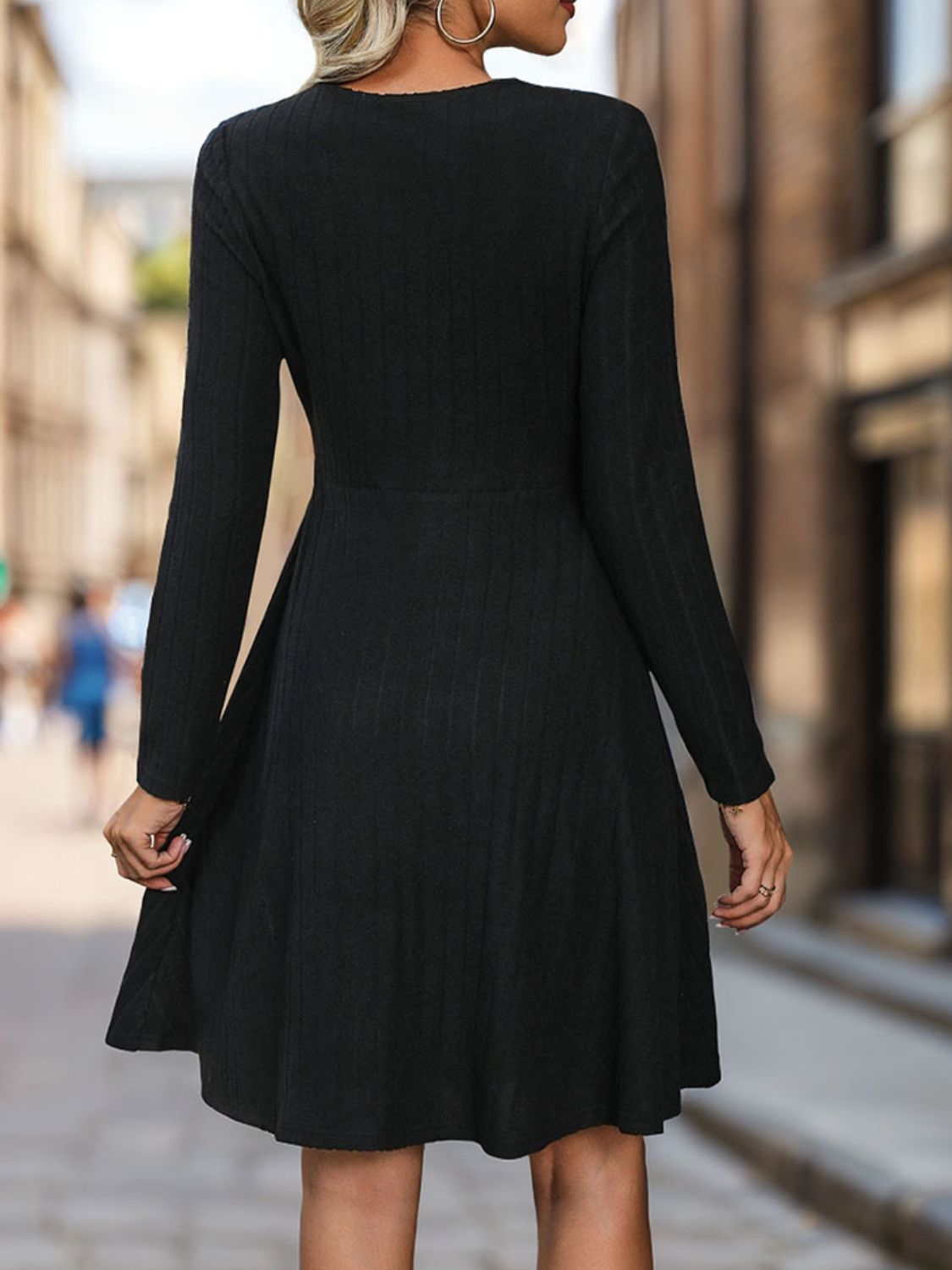 Knee length black dresses with long sleeves hotsell