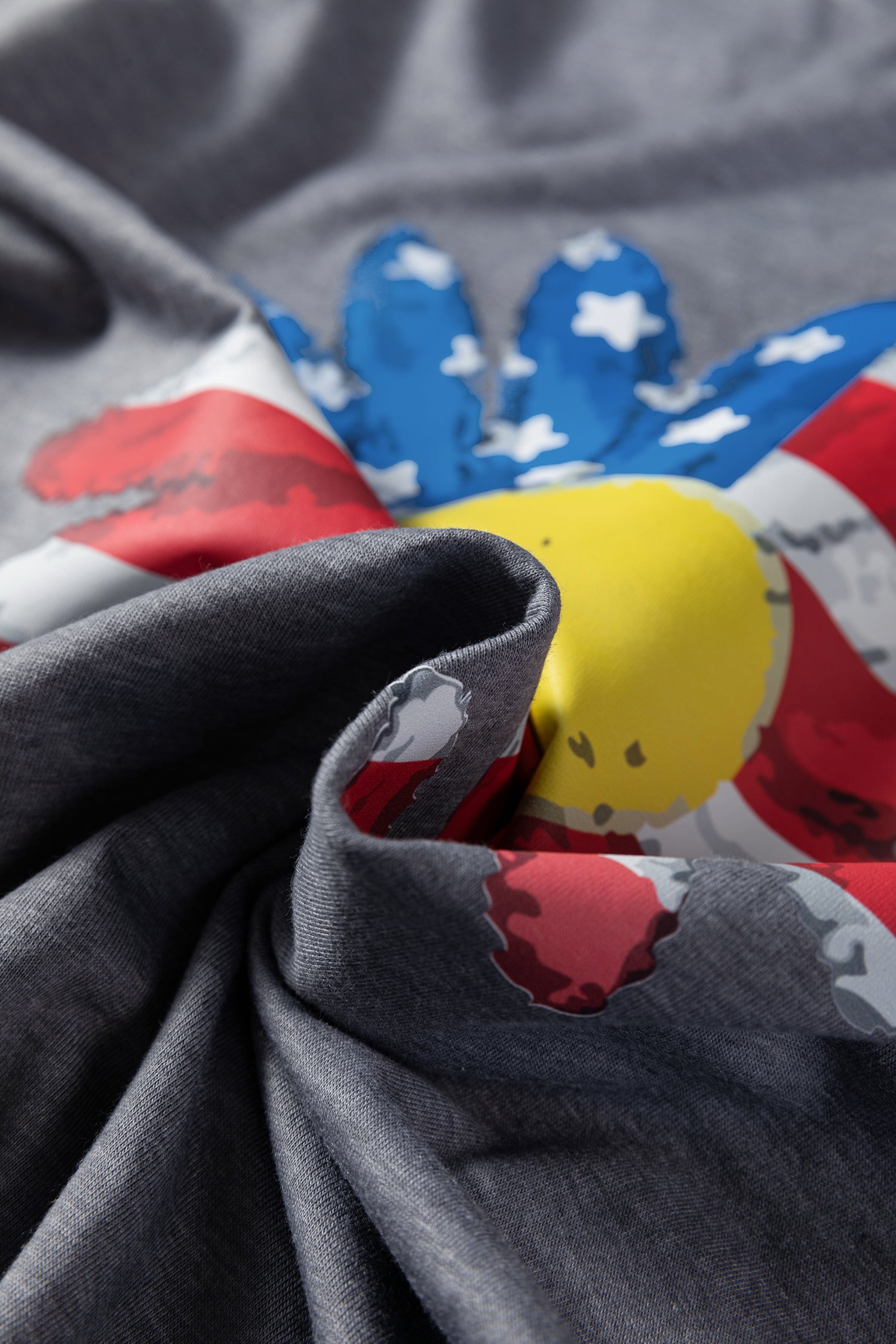 Gray Flag Pattern Sunflower Graphic Crew Neck Tee-Graphic/Graphic Tees-[Adult]-[Female]-2022 Online Blue Zone Planet