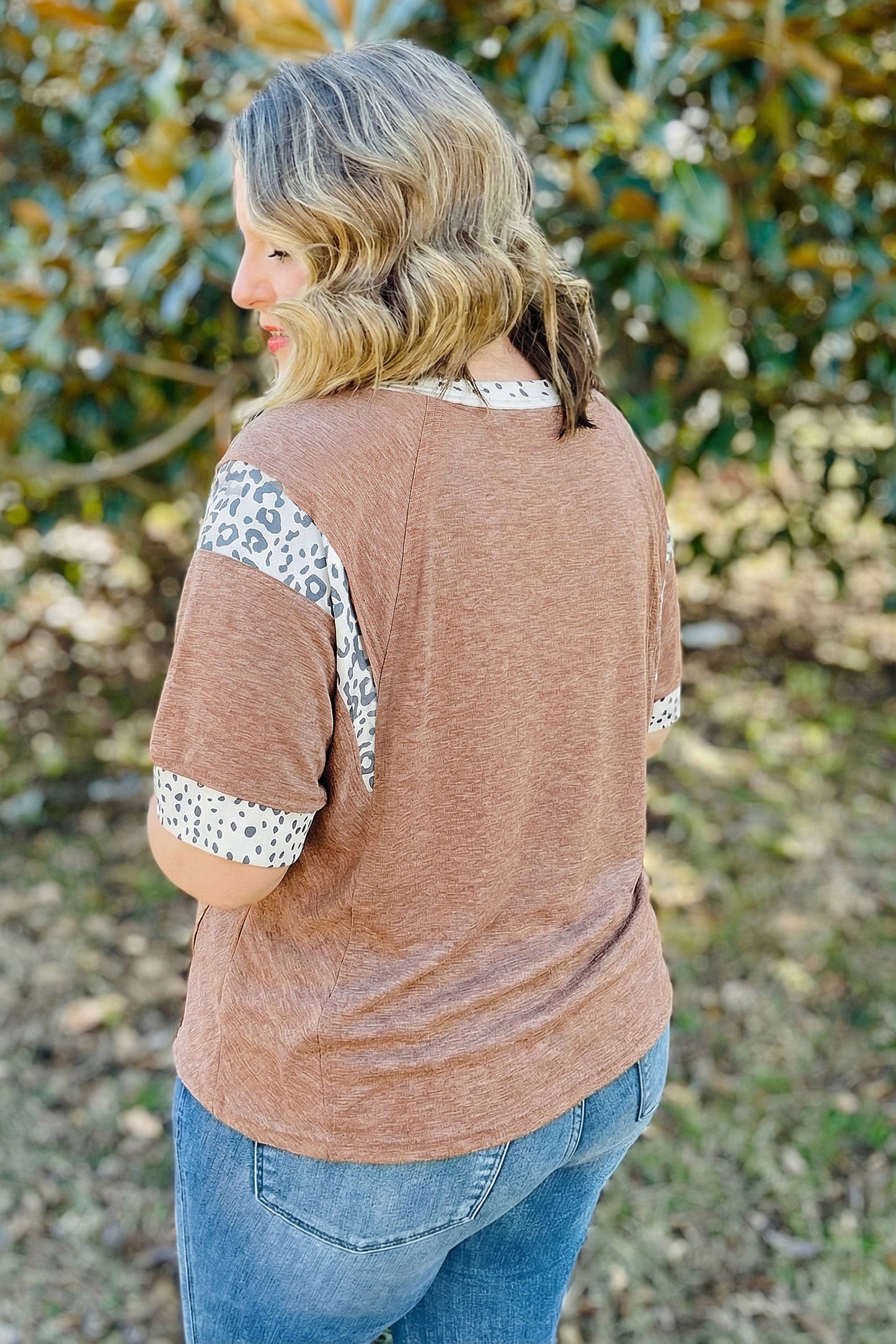 Chestnut Animal Color Block Patchwork Plus Size Tee-Plus Size/Plus Size Tops-[Adult]-[Female]-2022 Online Blue Zone Planet