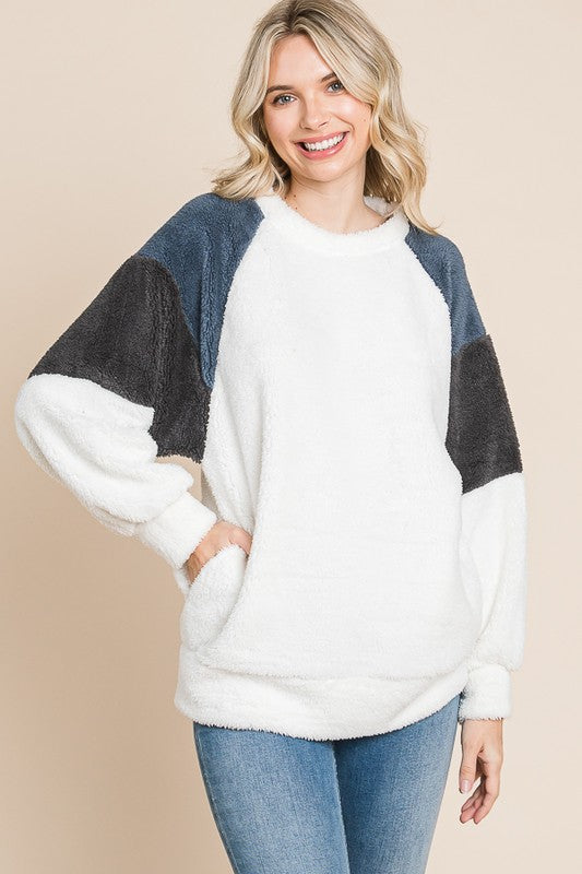 Culture Code Color Block Faux Fur Raglan Sleeve Sweatshirt-[Adult]-[Female]-White-S-2022 Online Blue Zone Planet