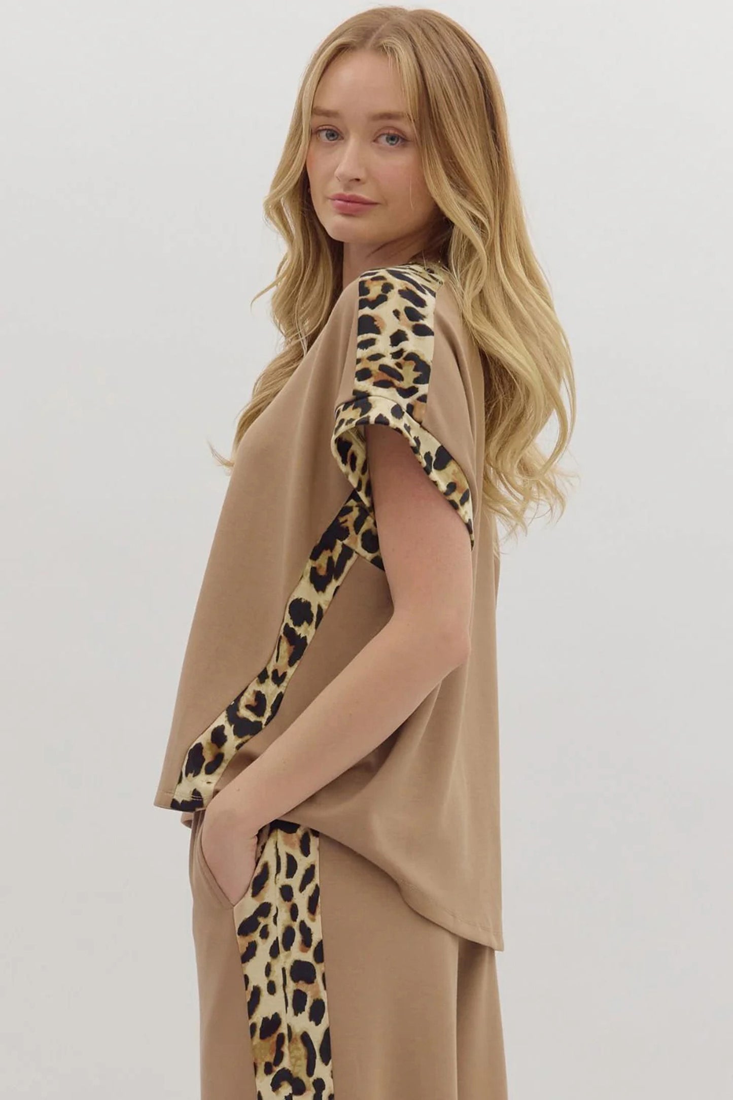 Light French Beige Leopard Trim Round Neck Loose T Shirt-Tops/Tops & Tees-[Adult]-[Female]-2022 Online Blue Zone Planet