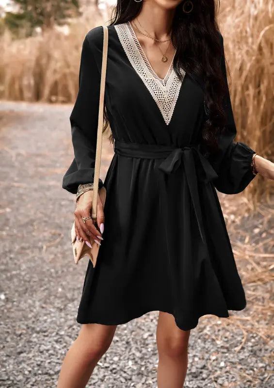 Ava's Elegant V-Neck Long-Sleeve Mini Dress kakaclo