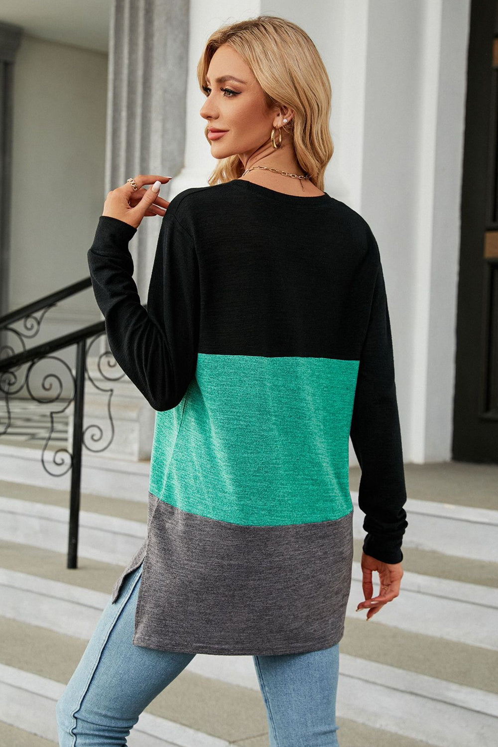 Color Block Round Neck Long Sleeve Slit T-Shirt BLUE ZONE PLANET