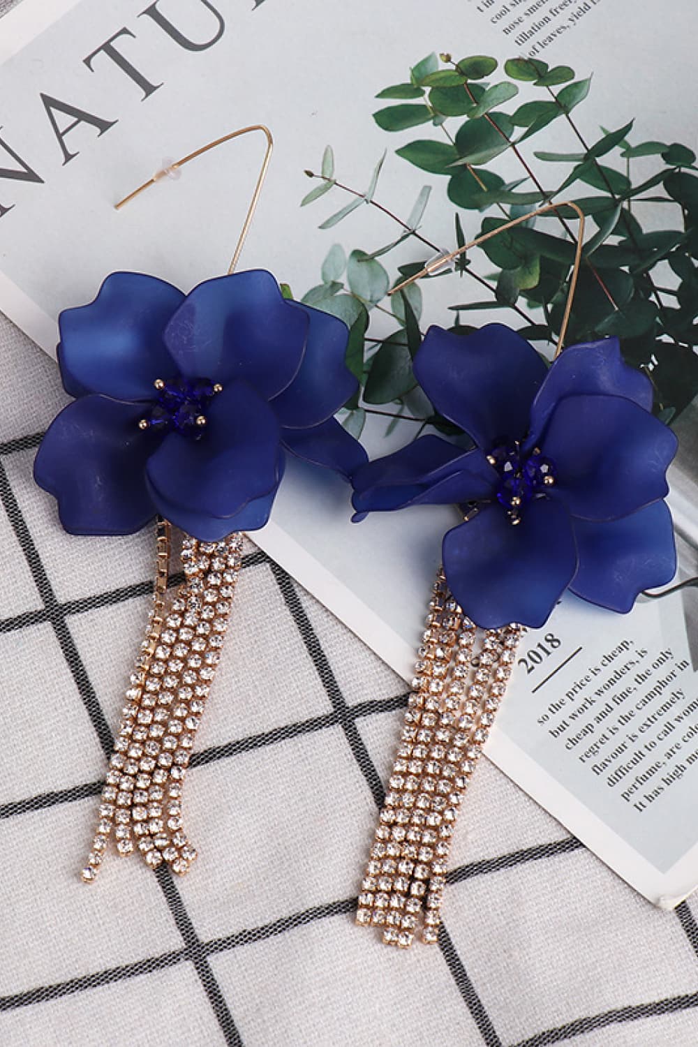 Flower Shape Acrylic Dangle Earrigs BLUE ZONE PLANET