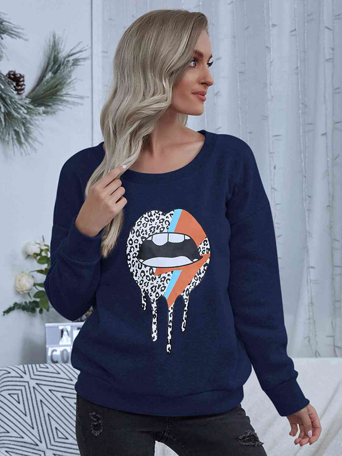 Lip Graphic Round Neck Sweatshirt BLUE ZONE PLANET