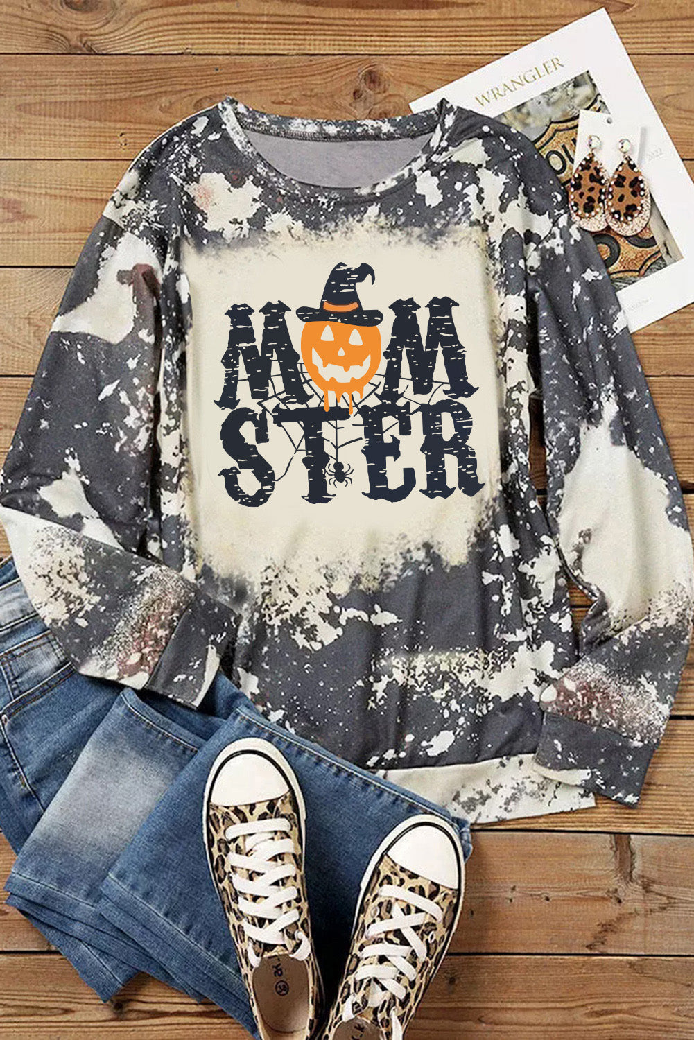 Round Neck Long Sleeve MOMSTER Graphic Sweatshirt BLUE ZONE PLANET