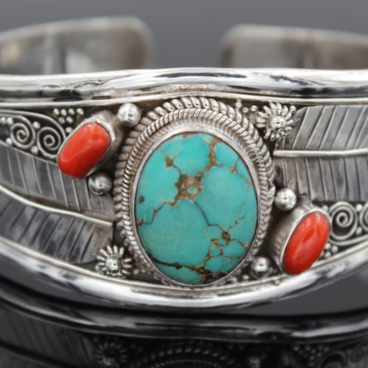 Turquoise Open Bracelet BLUE ZONE PLANET