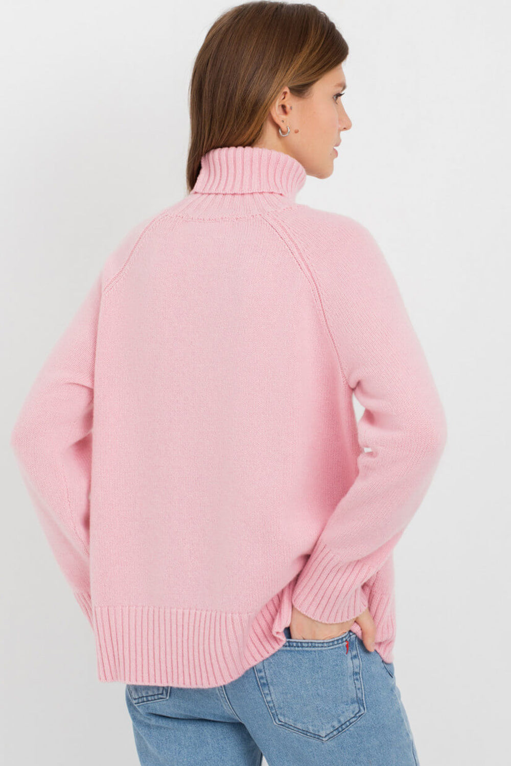 Raglan sleeves mock-neck pink sweater