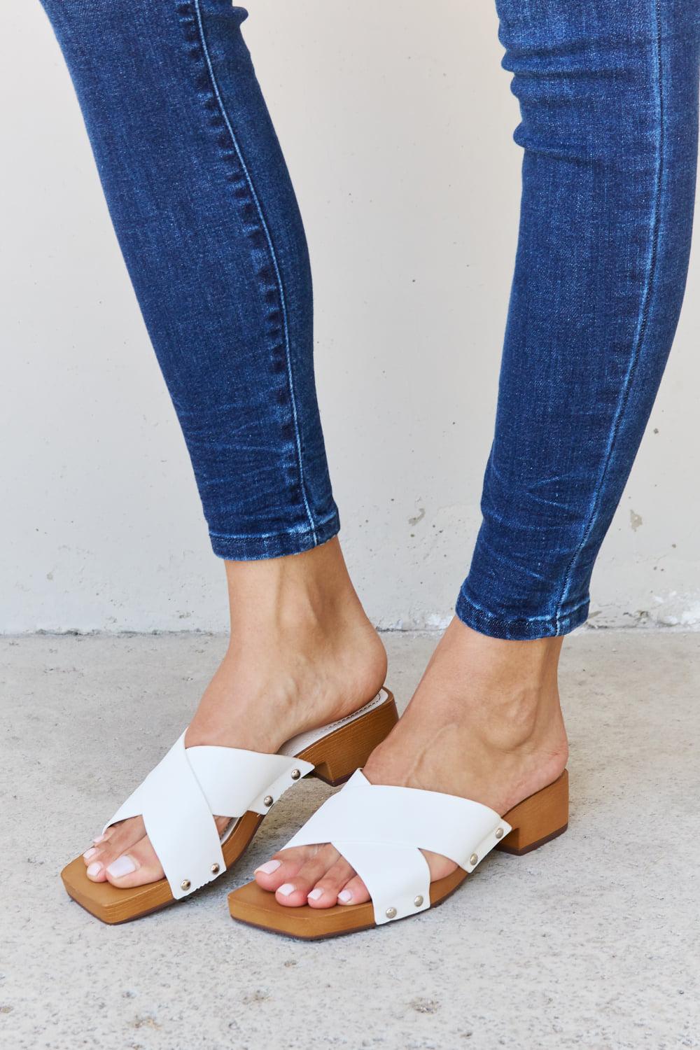 Weeboo sandals online