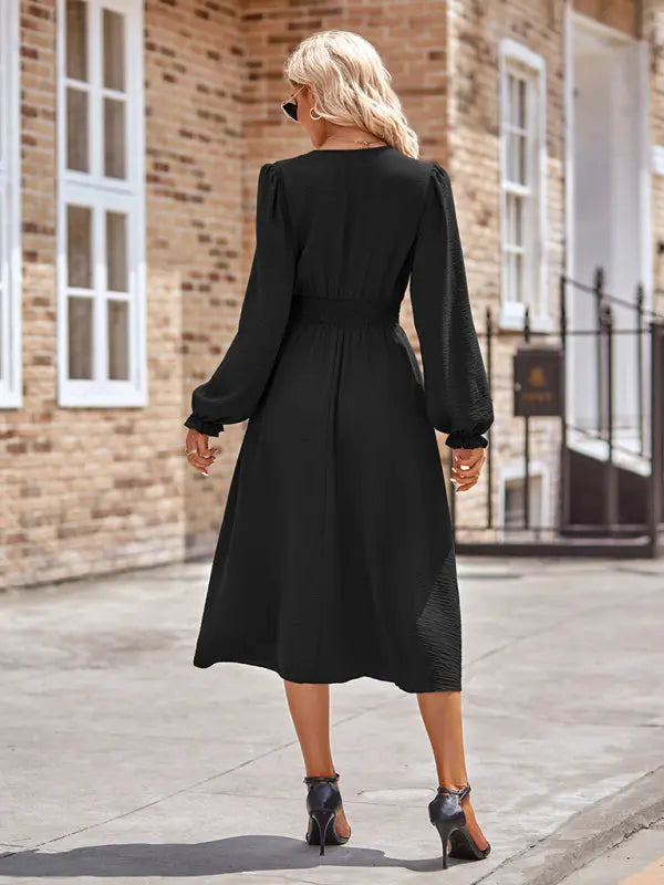 Zoe's V-Neck Waist Cinched Solid Midi Dress kakaclo