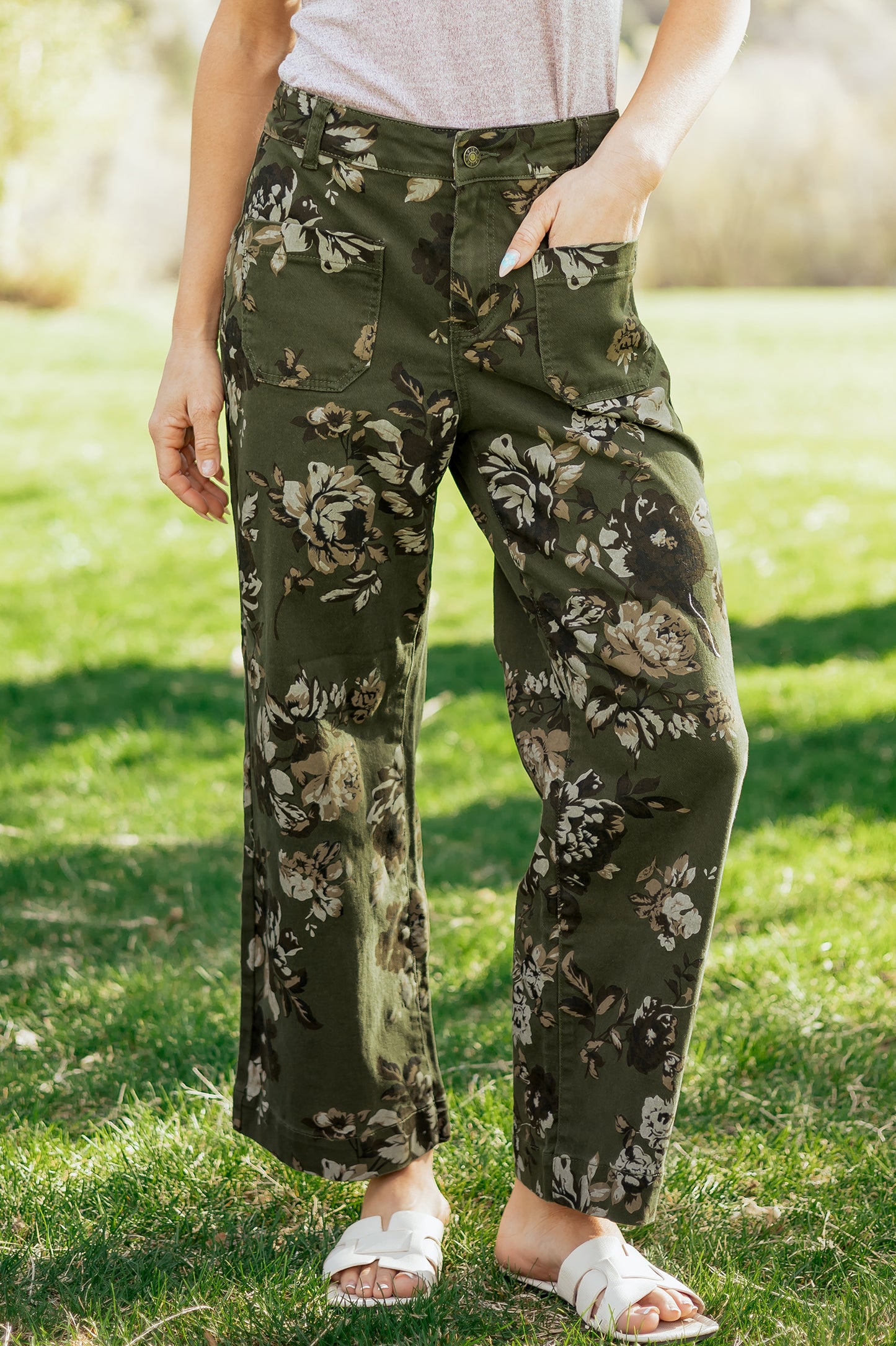 Green Vintage Floral Print Square Patch Pocket Raw Hem Shift Jeans-Bottoms/Jeans-[Adult]-[Female]-2022 Online Blue Zone Planet