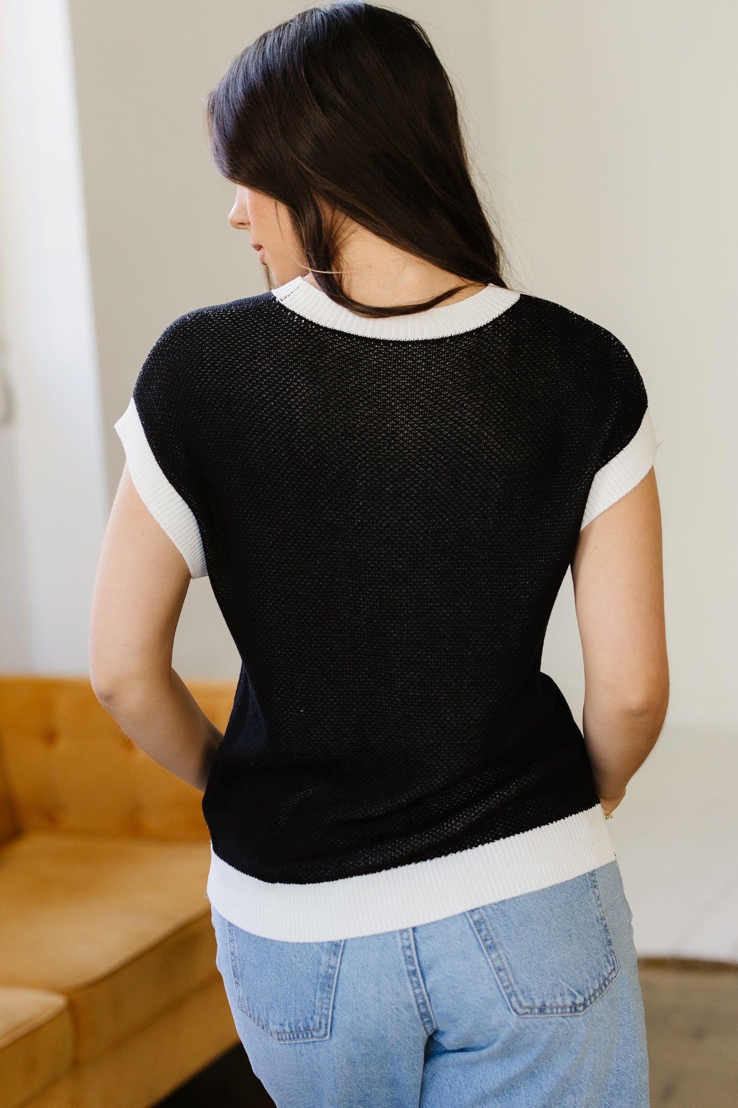 Black Horse Shoe Pattern Contrast Trim Short Sleeve Sweater-Sweaters & Cardigans/Short Sleeve Sweaters-[Adult]-[Female]-2022 Online Blue Zone Planet