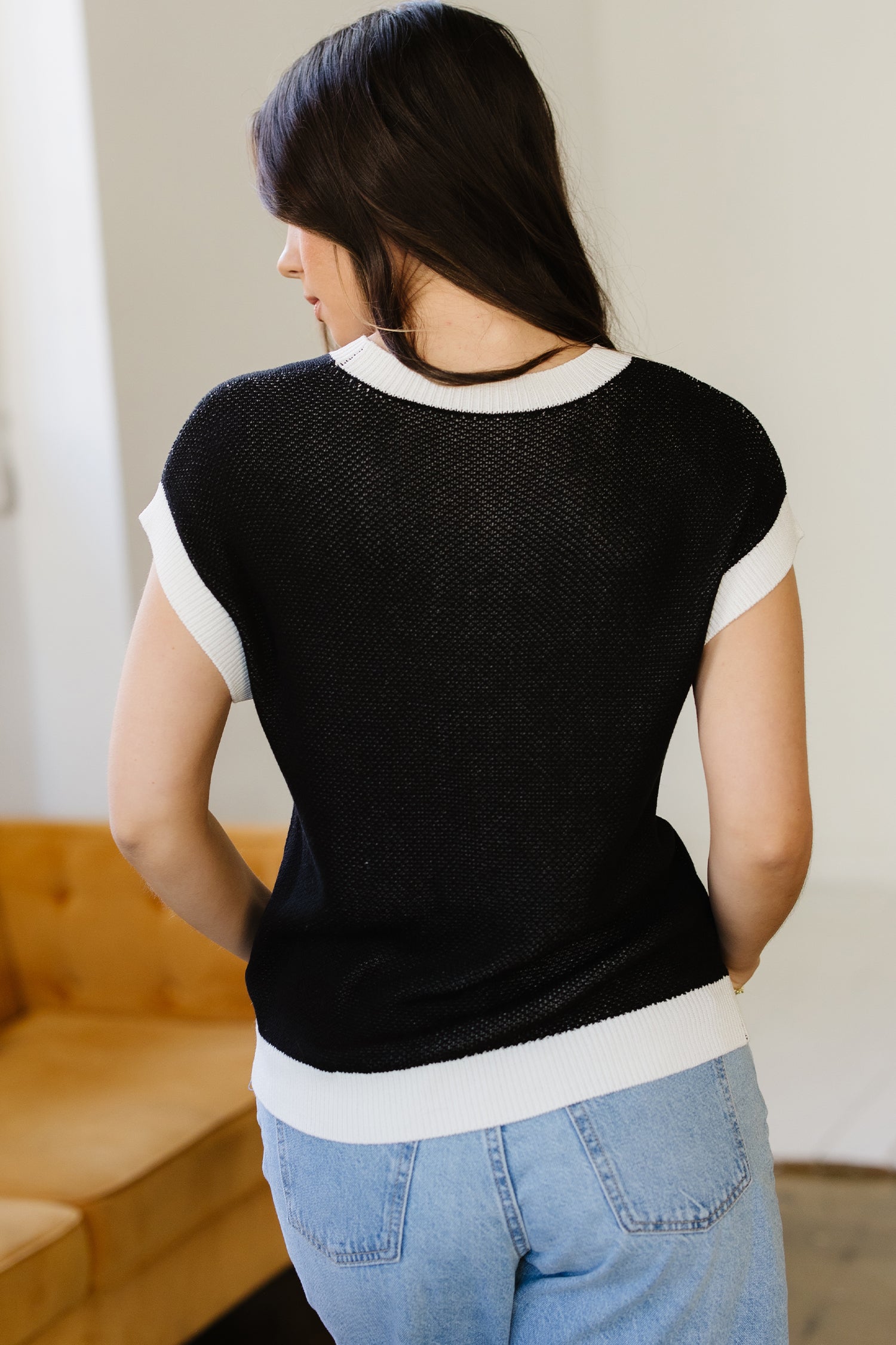 Black Horse Shoe Pattern Contrast Trim Short Sleeve Sweater-Sweaters & Cardigans/Short Sleeve Sweaters-[Adult]-[Female]-2022 Online Blue Zone Planet