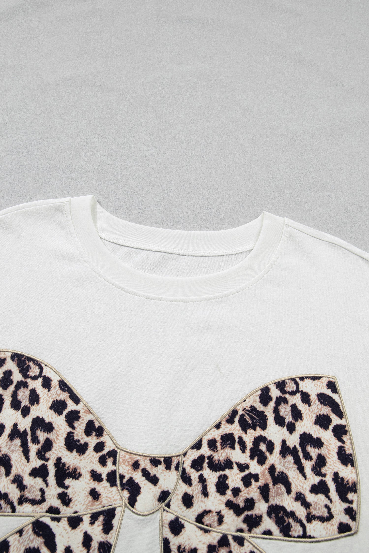 White Plus Size Leopard Bow Embroidered Patch Casual T Shirt-Plus Size/Plus Size Tops/Plus Size Tops & Tees-[Adult]-[Female]-2022 Online Blue Zone Planet