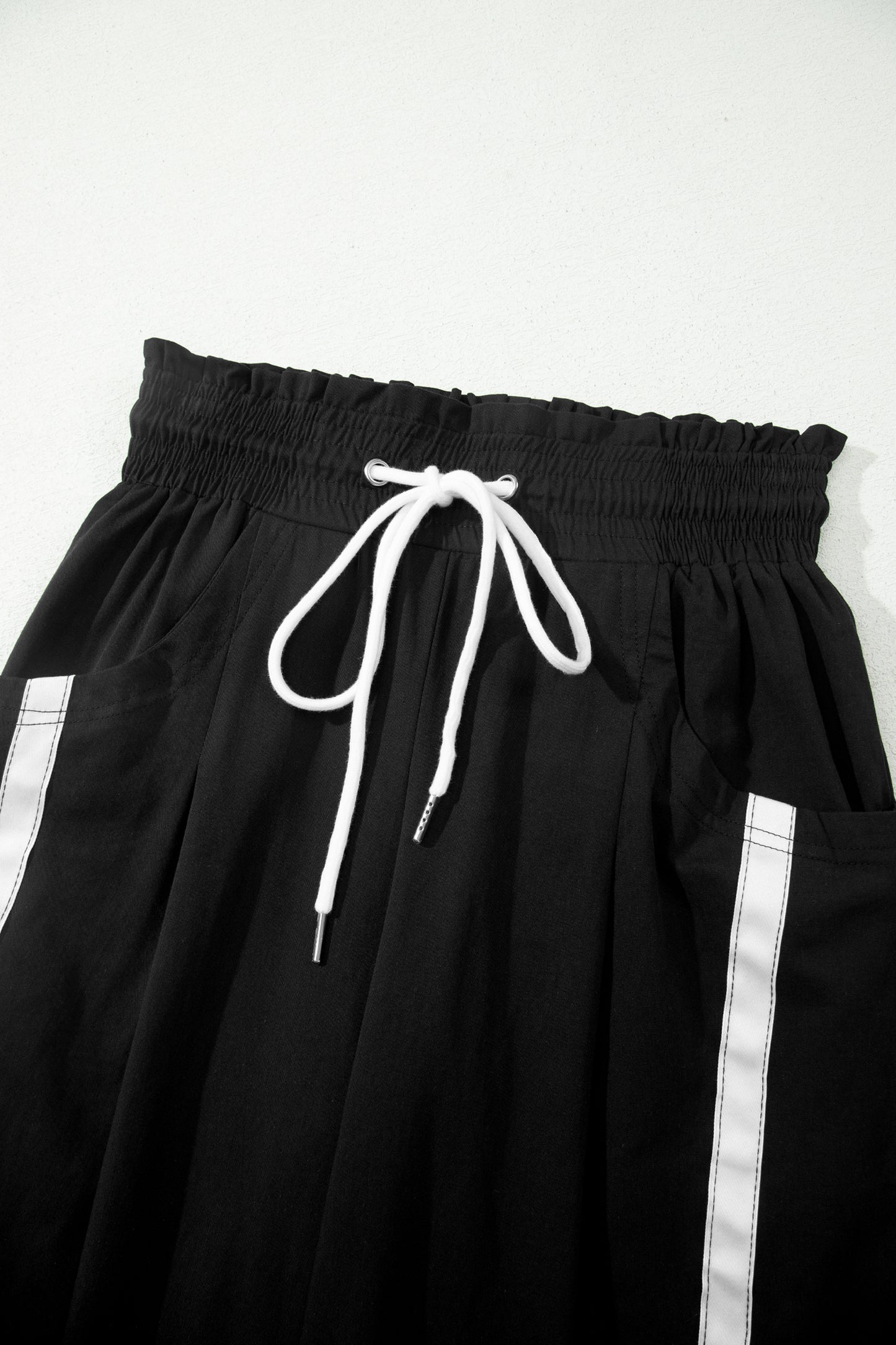 Black Contrast Striped Smocked Waist Drawstring Cropped Casual Pants-Bottoms/Pants & Culotte-[Adult]-[Female]-2022 Online Blue Zone Planet