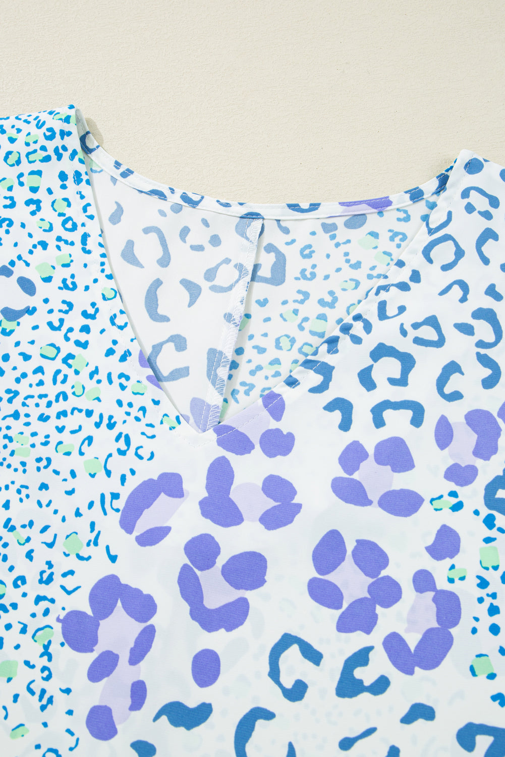 Sky Blue Leopard Print Short Sleeve V Neck Plus Size Top-Plus Size/Plus Size Tops/Plus Size Blouses & Shirts-[Adult]-[Female]-2022 Online Blue Zone Planet