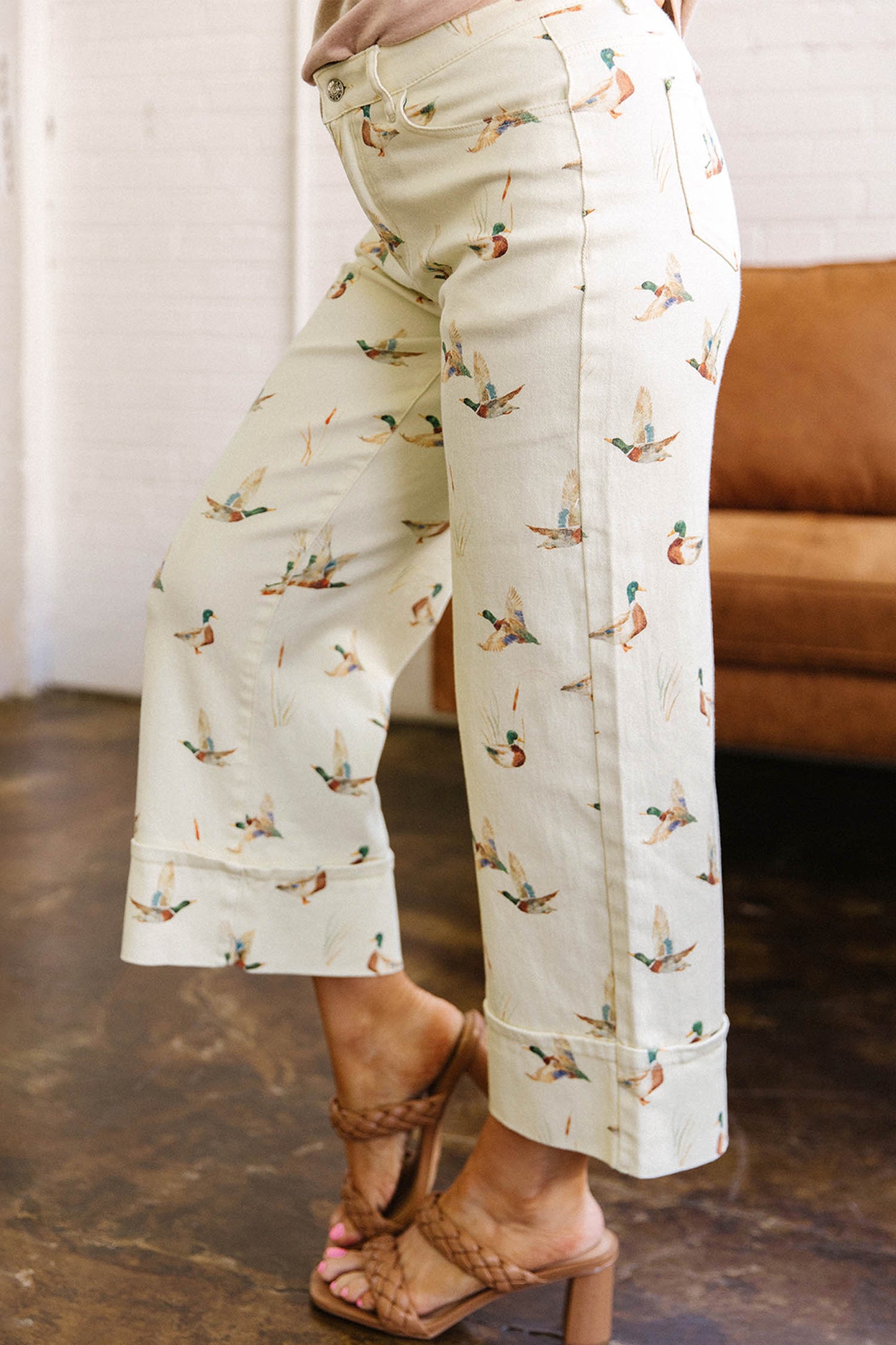 Beige Stylish Mallard Printed Cuffed Hem Shift Jeans