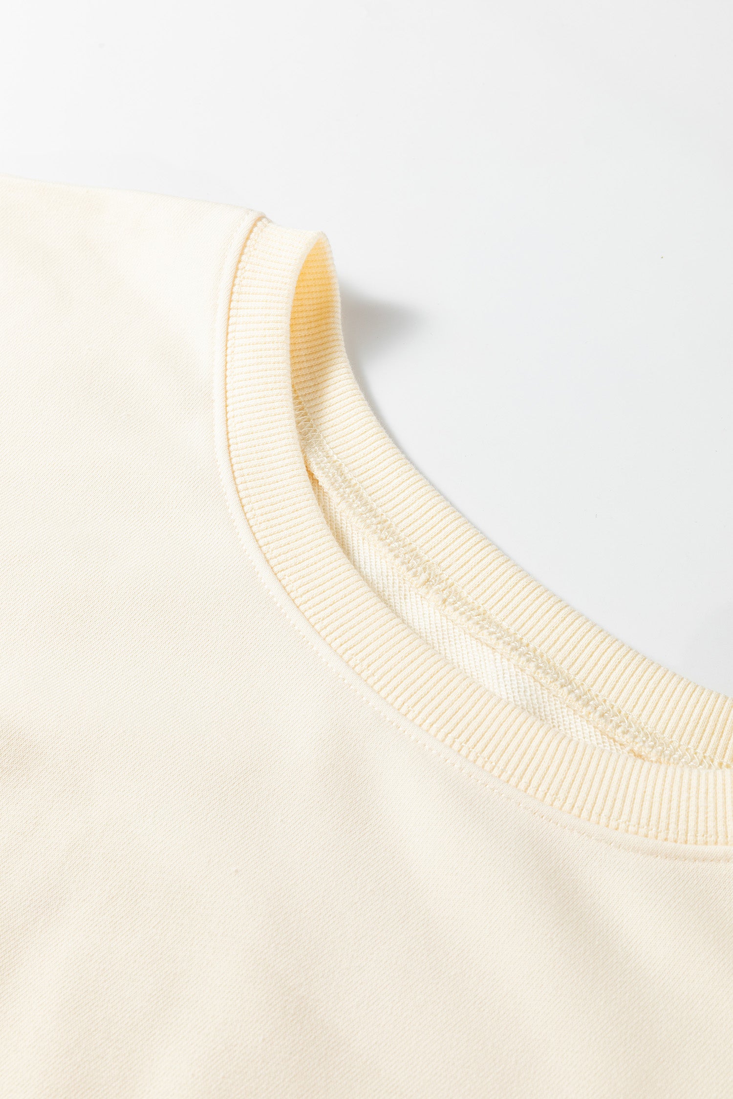 Beige Plus Size Raw Seam Detail Floral Bow Patched Baggy Pullover-Plus Size/Plus Size Tops/Plus Size Long Sleeve Tops-[Adult]-[Female]-2022 Online Blue Zone Planet