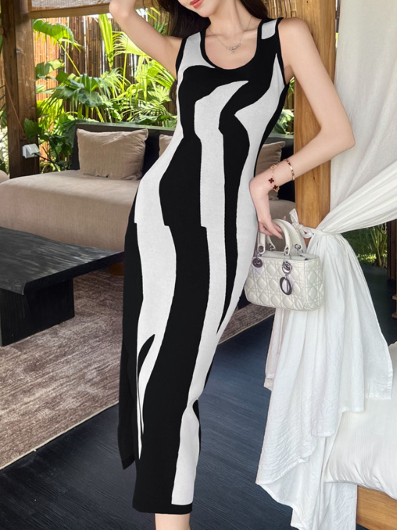 b406de7c-8602-44b5-9a67-9ff575caaec6-Max