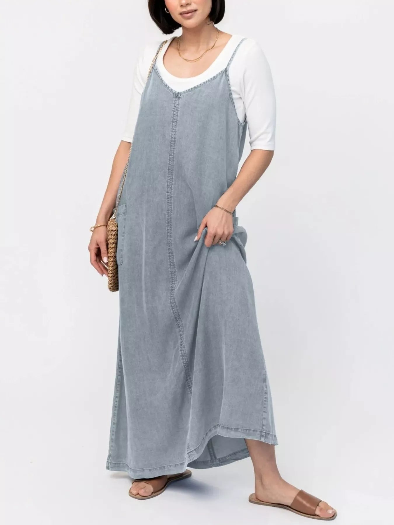 casual denim maxi dress Vixey Casual Drop Shoulder V Neck Front Slit Denim Maxi Dress With Pockets, Off Duty, Everyday Outfit, Weekend Street Style, Travel Effortless