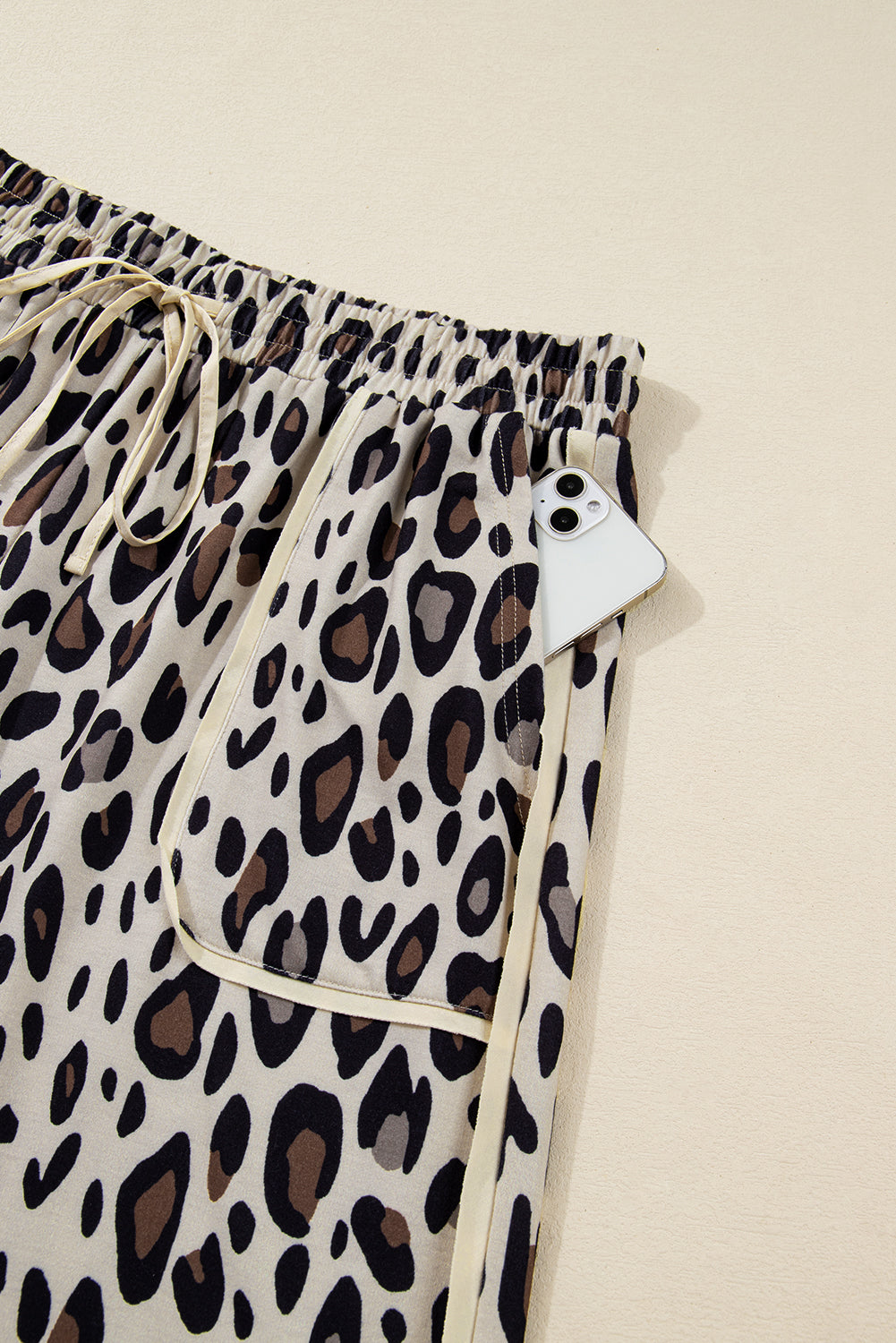 Khaki Exposed Seam Patched Pocket Plus Size Drawstring Leopard Wide Leg Pants-Plus Size/Plus Size Bottoms-[Adult]-[Female]-2022 Online Blue Zone Planet