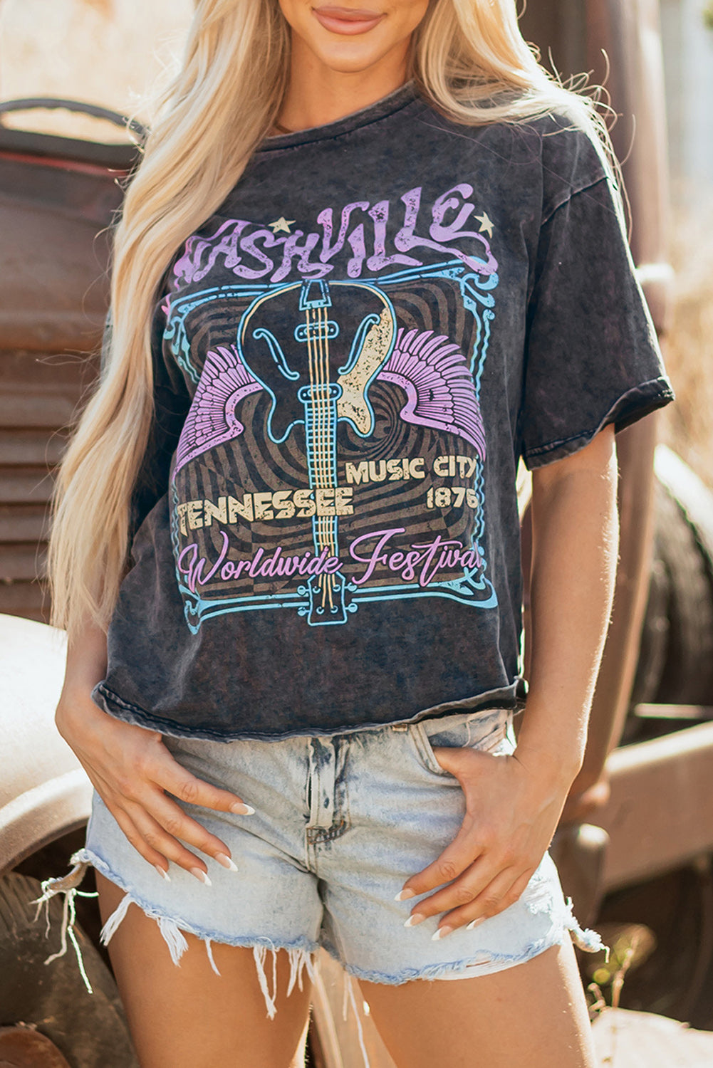 Black Vintage Nashville Tennessee Graphic Mineral Washed Plus Size Tee