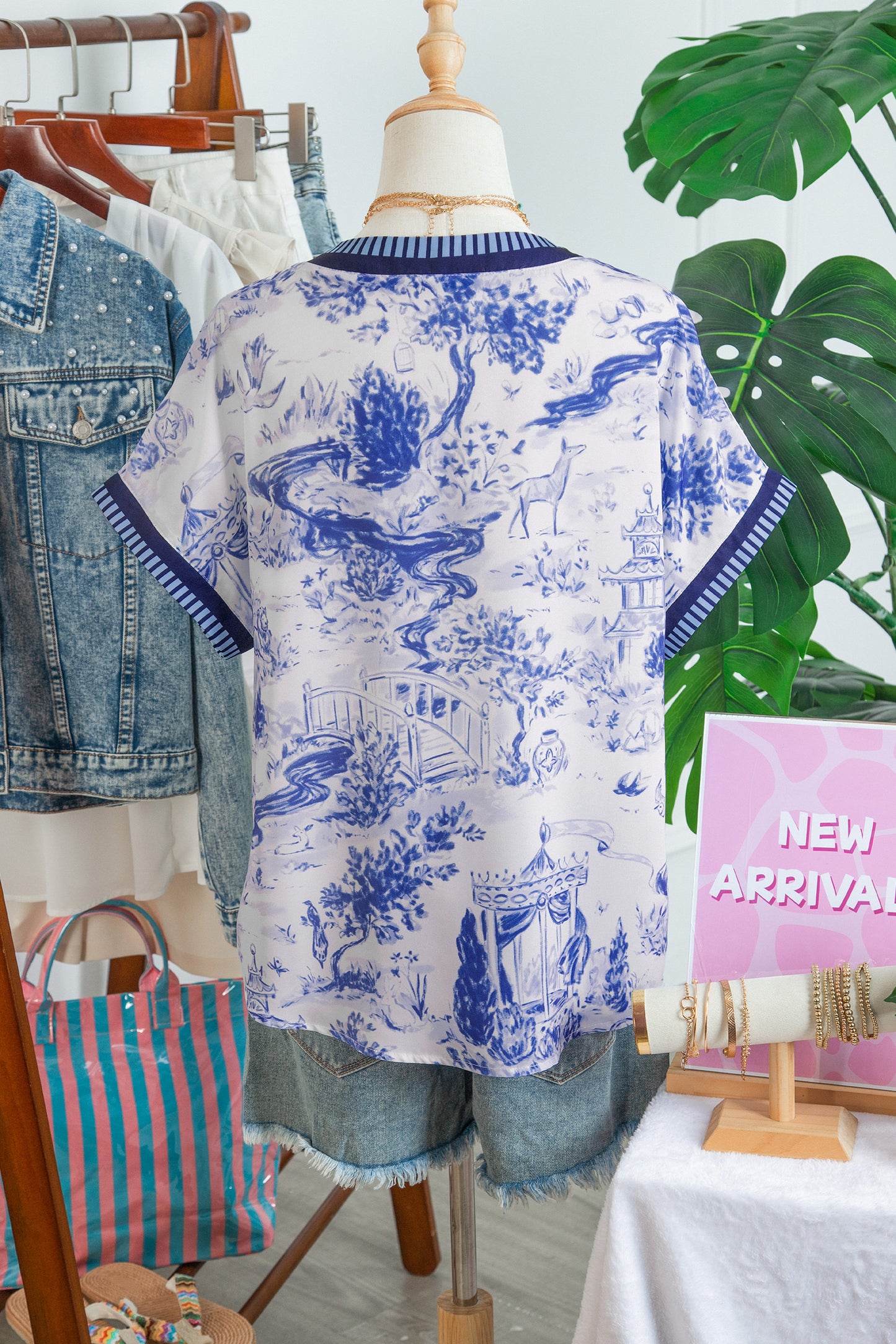 Blue Wild Animal Paradise Striped Trim V Neck Short Sleeve Blouse-Tops/Blouses & Shirts-[Adult]-[Female]-2022 Online Blue Zone Planet