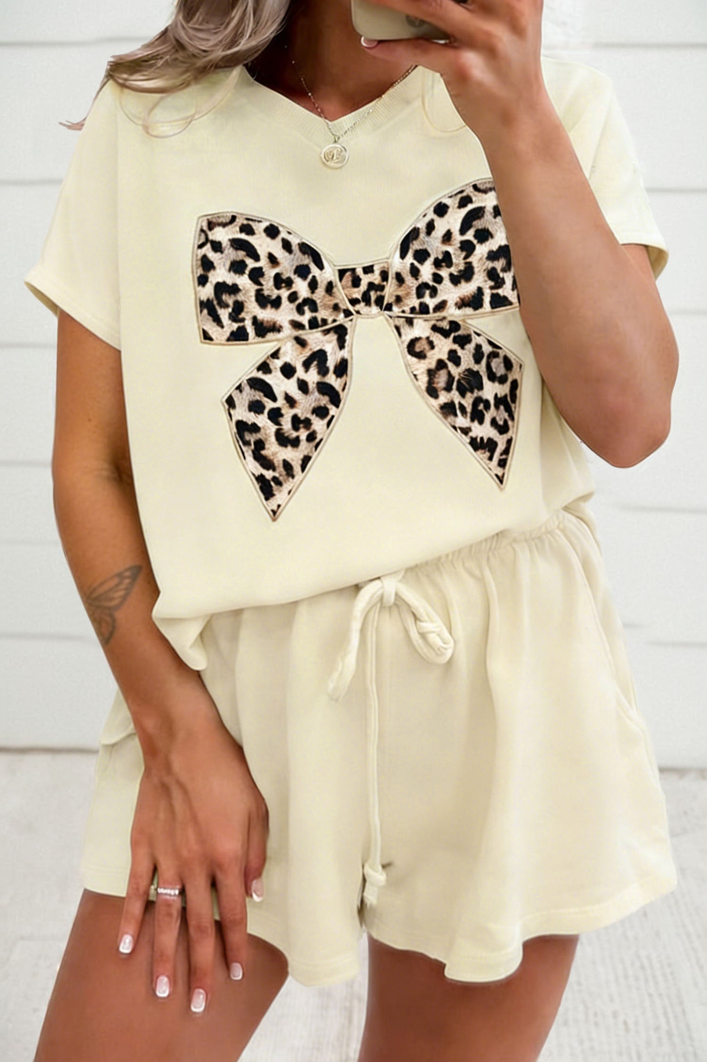 White Contrast Leopard Bow Patched V Neck Loose Tee Drawstring Shorts 2pcs Outfit-Two Piece Sets/Short Sets-[Adult]-[Female]-2022 Online Blue Zone Planet