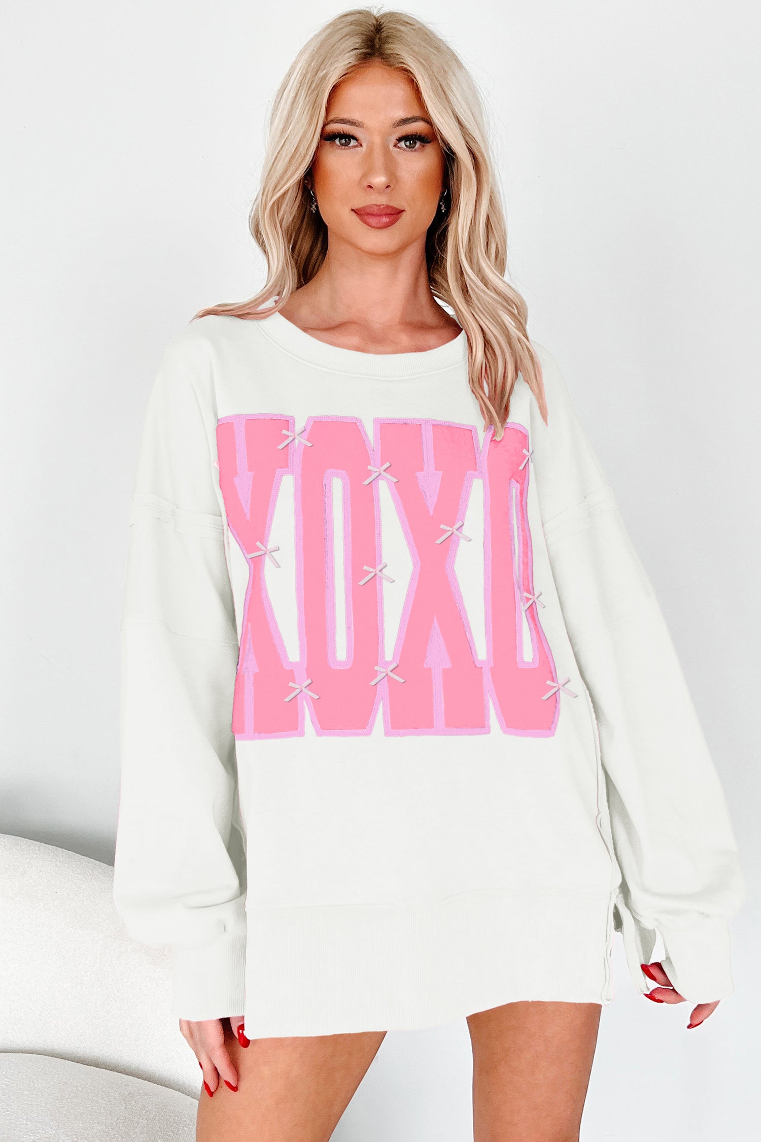 White Bow Sequin XOXO Letter Graphic Exposed Seam Baggy Sweatshirt-Tops/Sweatshirts & Hoodies-[Adult]-[Female]-2022 Online Blue Zone Planet