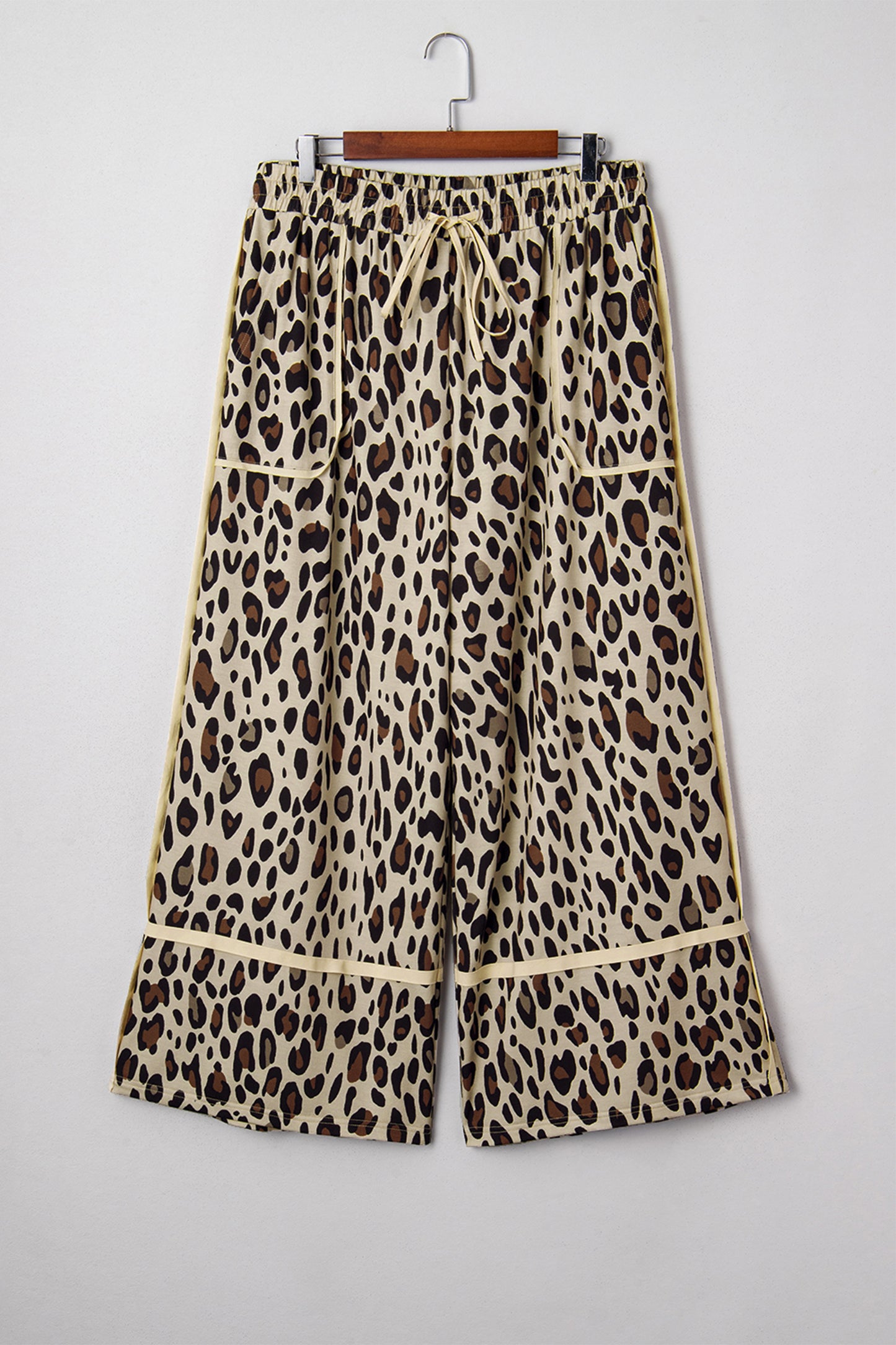 Khaki Exposed Seam Patched Pocket Plus Size Drawstring Leopard Wide Leg Pants-Plus Size/Plus Size Bottoms-[Adult]-[Female]-2022 Online Blue Zone Planet