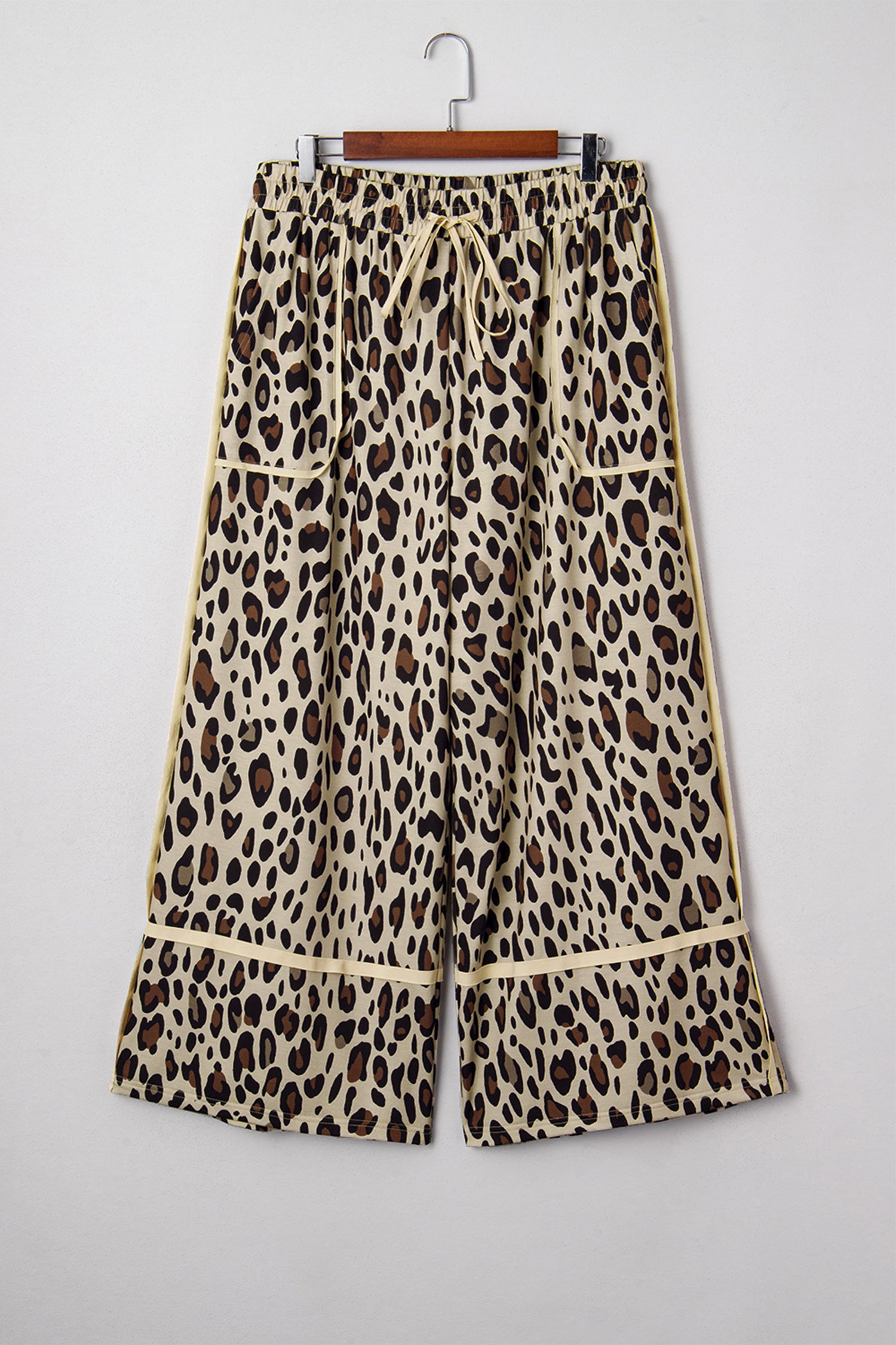 Khaki Exposed Seam Patched Pocket Plus Size Drawstring Leopard Wide Leg Pants-Plus Size/Plus Size Bottoms-[Adult]-[Female]-2022 Online Blue Zone Planet